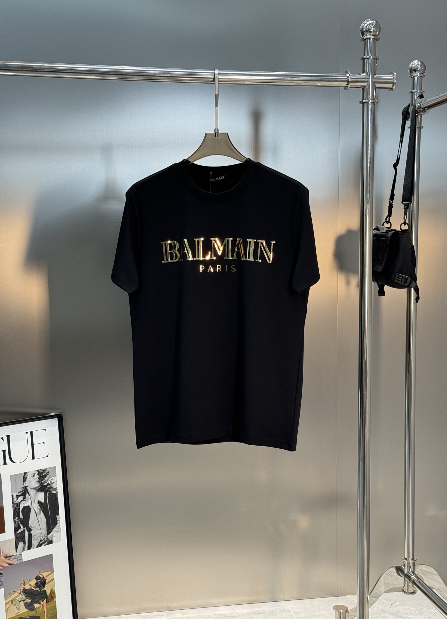 BALMAIN*巴尔曼新款莫代尔T恤.基础款的领军人物.胸口经典字母3D立体烫画！高温定型压花.干净清爽