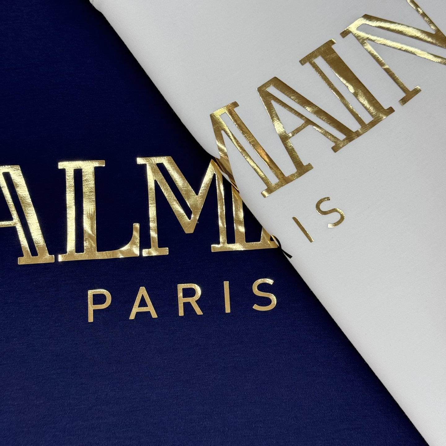 BALMAIN*巴尔曼新款莫代尔T恤.基础款的领军人物.胸口经典字母3D立体烫画！高温定型压花.干净清爽