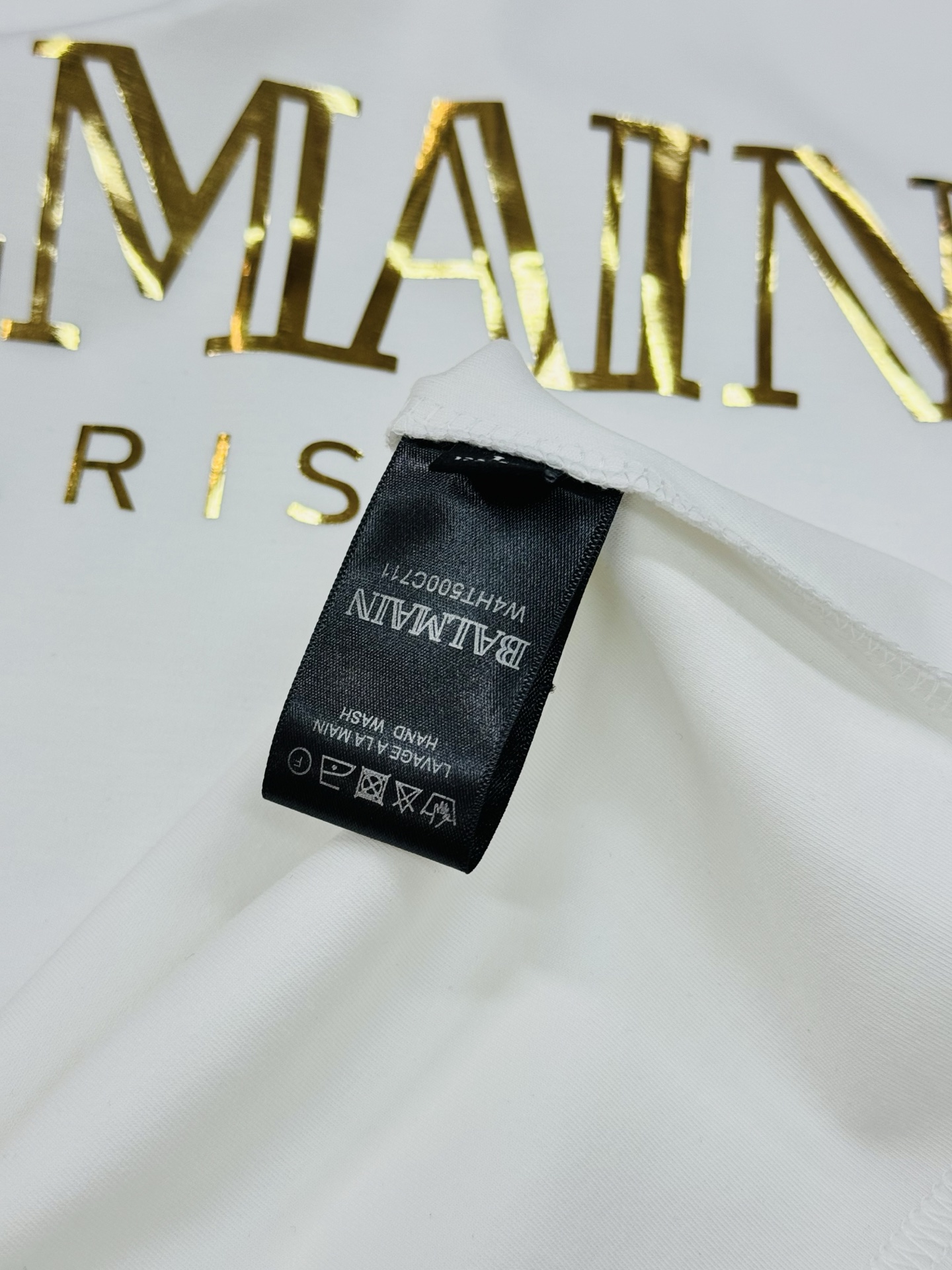 BALMAIN*巴尔曼新款莫代尔T恤.基础款的领军人物.胸口经典字母3D立体烫画！高温定型压花.干净清爽