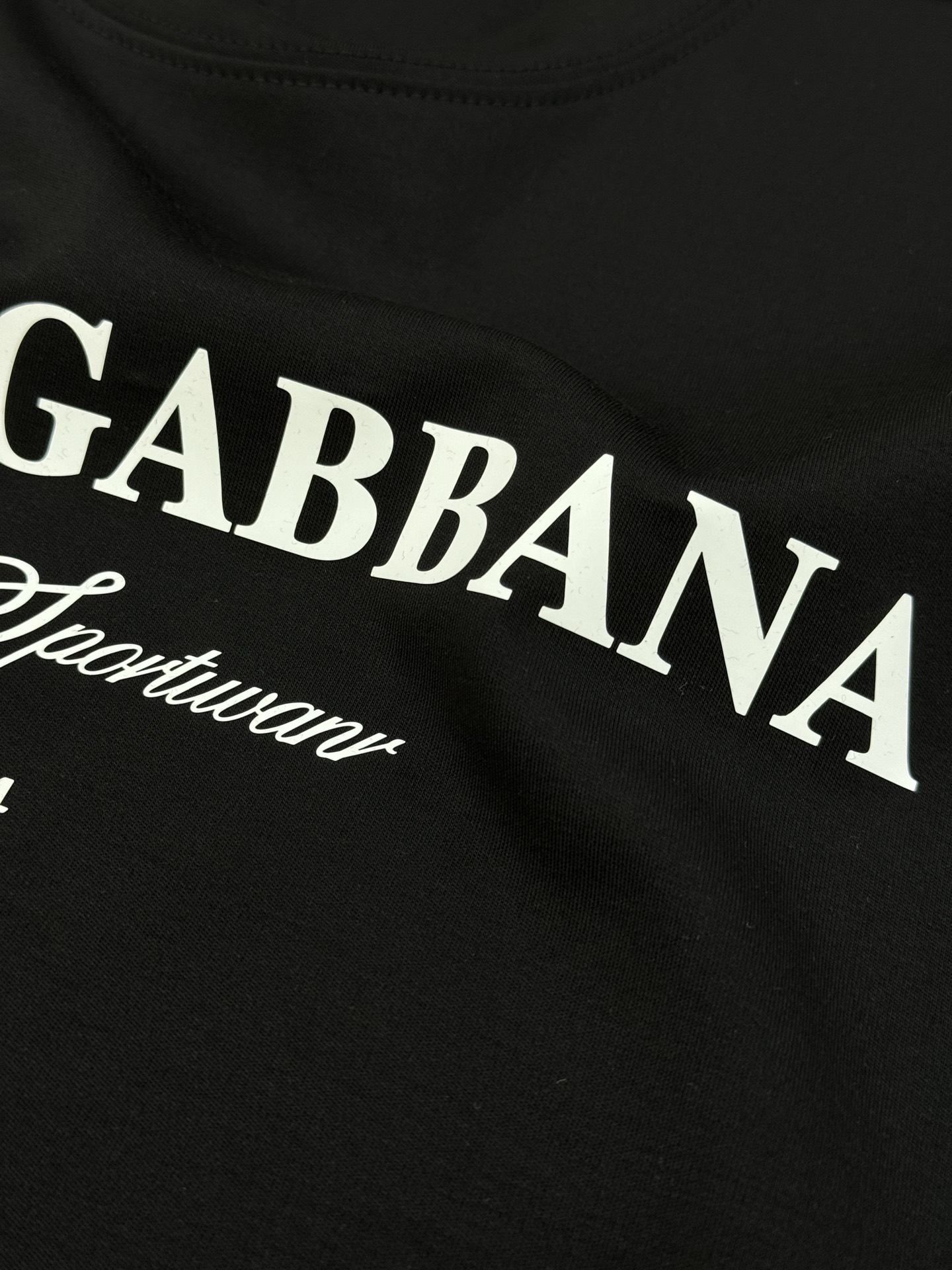 D&G*杜嘉班纳新品男士莫代尔圆领短袖.经典基础款推荐！优选300g莫代尔棉.婴儿的触碰感觉，入手必定回