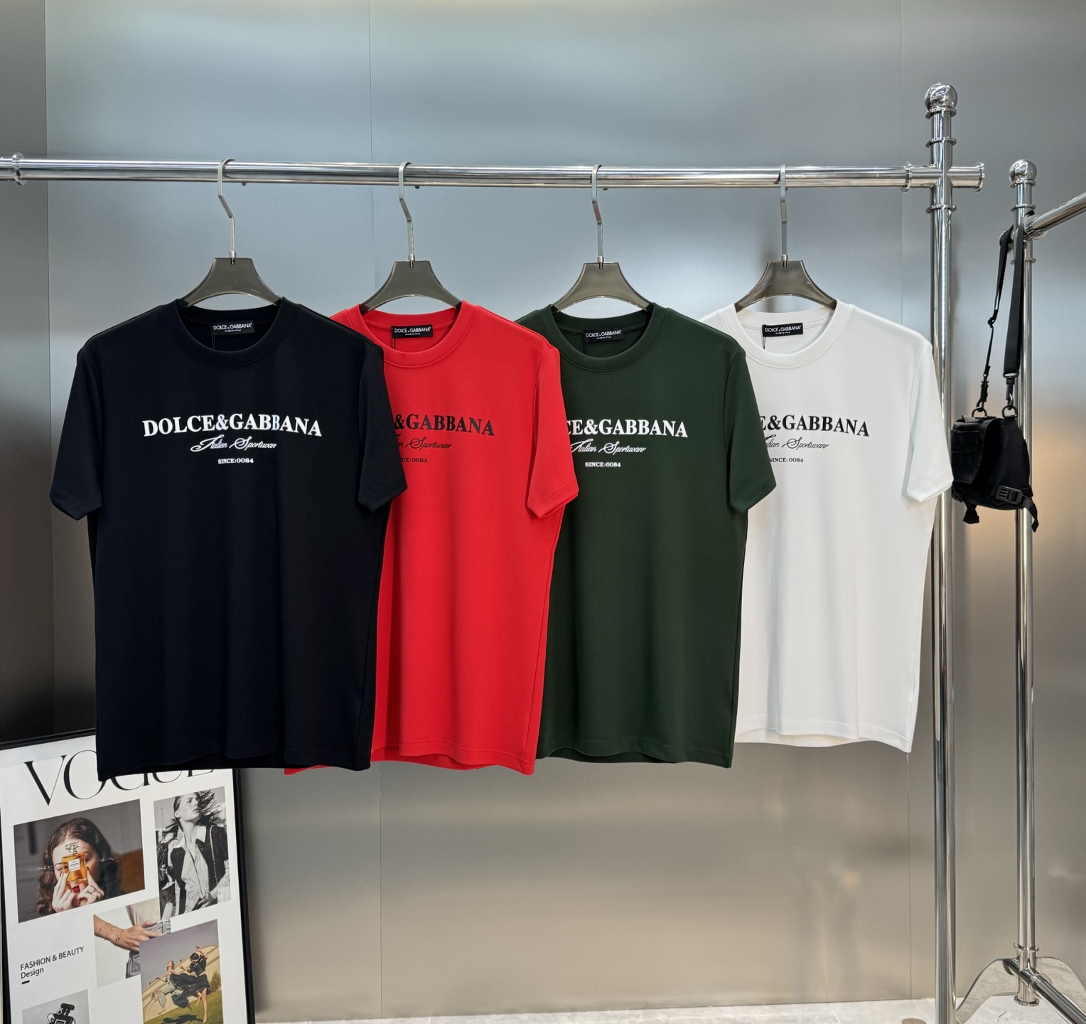 D&G*杜嘉班纳新品男士莫代尔圆领短袖.经典基础款推荐！优选300g莫代尔棉.婴儿的触碰感觉，入手必定回