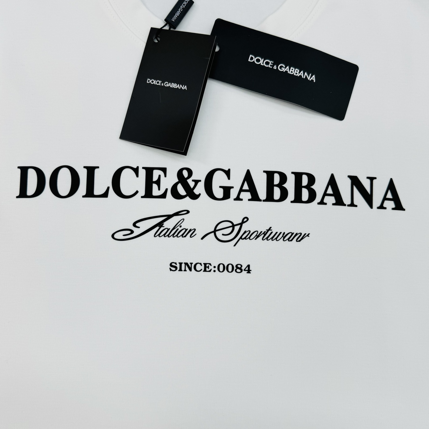 D&G*杜嘉班纳新品男士莫代尔圆领短袖.经典基础款推荐！优选300g莫代尔棉.婴儿的触碰感觉，入手必定回