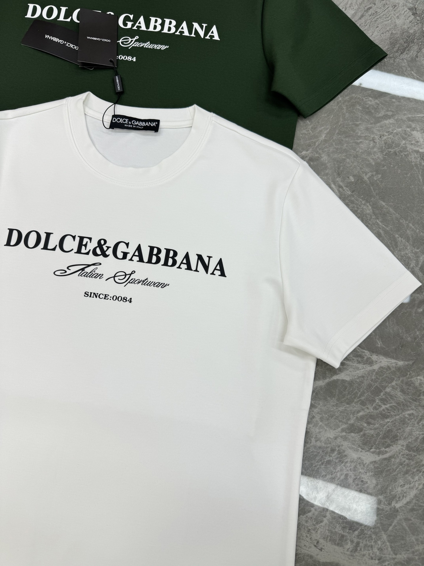 D&G*杜嘉班纳新品男士莫代尔圆领短袖.经典基础款推荐！优选300g莫代尔棉.婴儿的触碰感觉，入手必定回