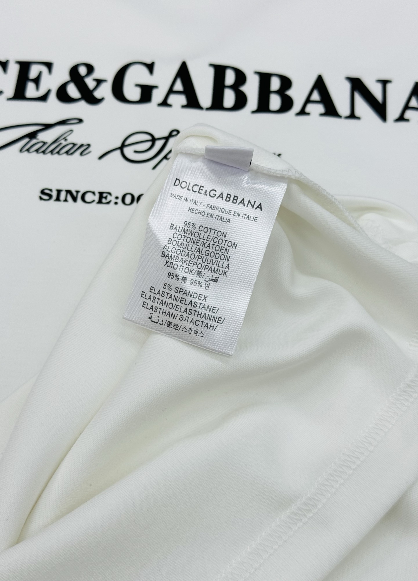 D&G*杜嘉班纳新品男士莫代尔圆领短袖.经典基础款推荐！优选300g莫代尔棉.婴儿的触碰感觉，入手必定回