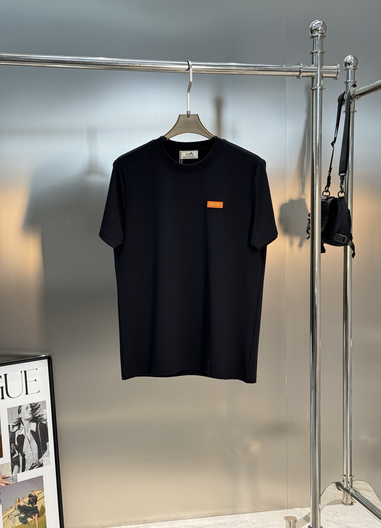 HERMES爱马仕爆款推荐！莫代尔棉短袖T恤.胸口3D立体图形皮标绣花.经典橘色.层次立体感极强！视觉冲