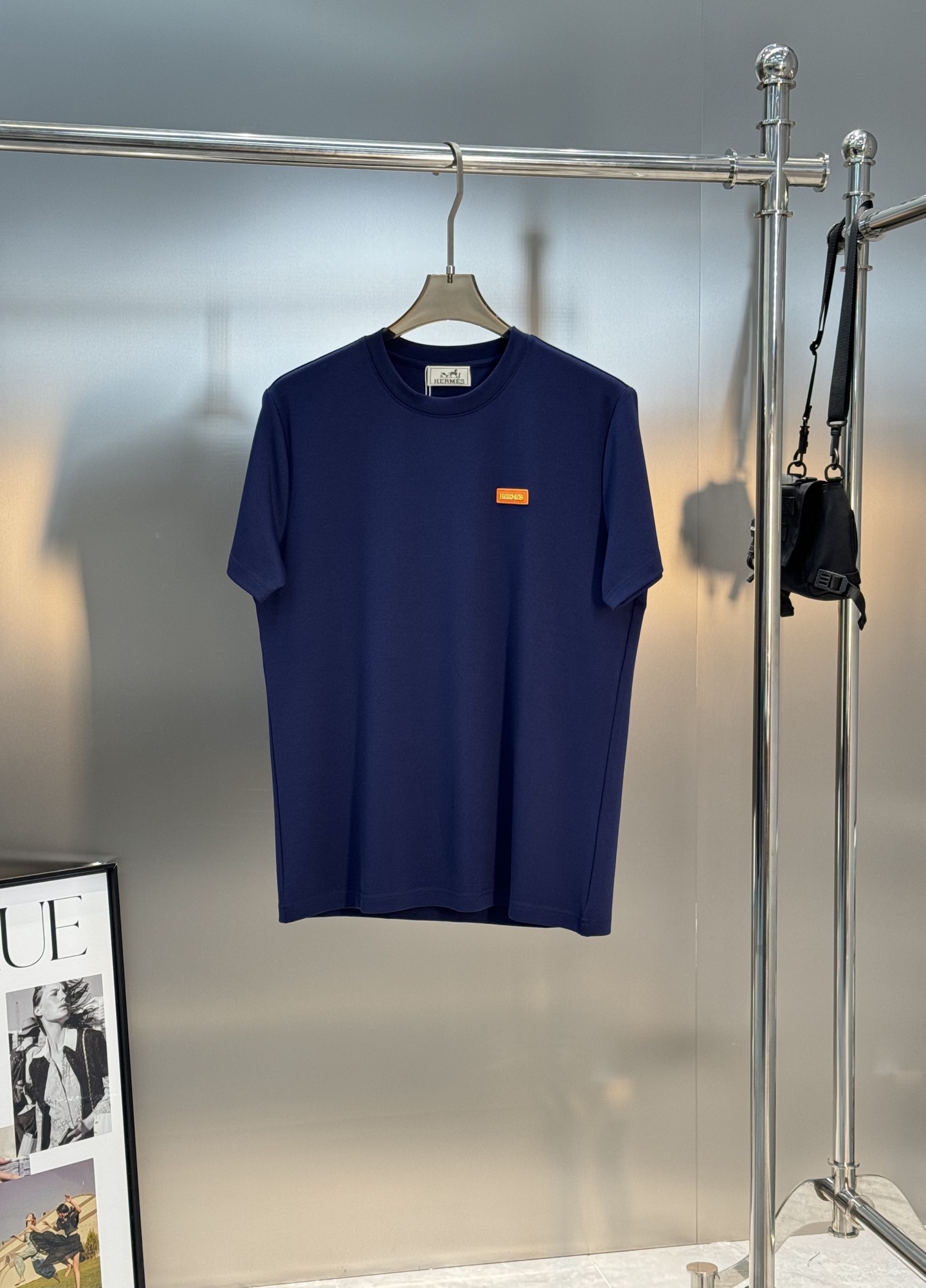 HERMES爱马仕爆款推荐！莫代尔棉短袖T恤.胸口3D立体图形皮标绣花.经典橘色.层次立体感极强！视觉冲