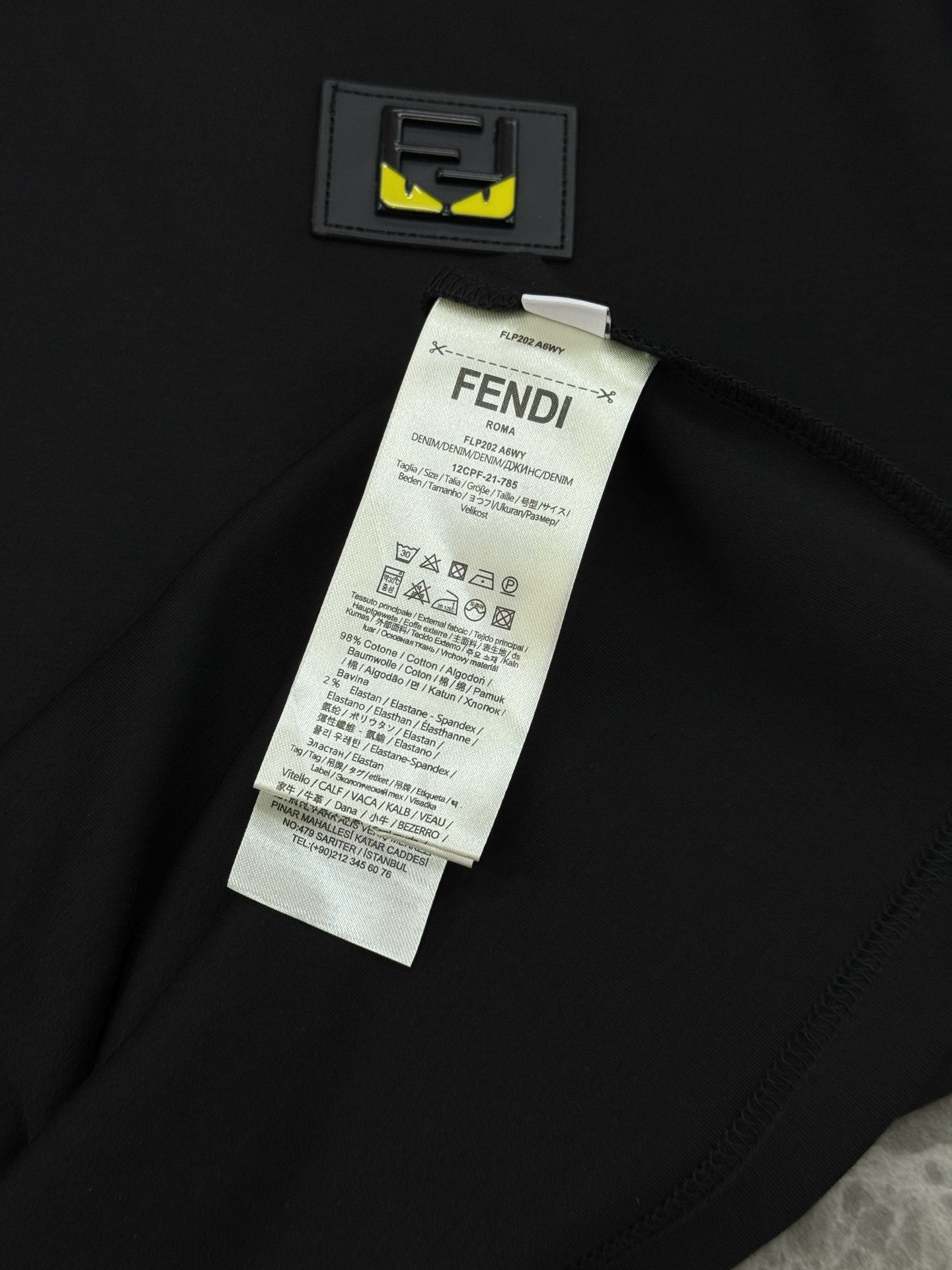 FENDI芬迪新品男士圆领短袖.原单推荐！基础款推荐胸口皮标订制.经典FF大牌小怪兽.简单高级.辨识度颇