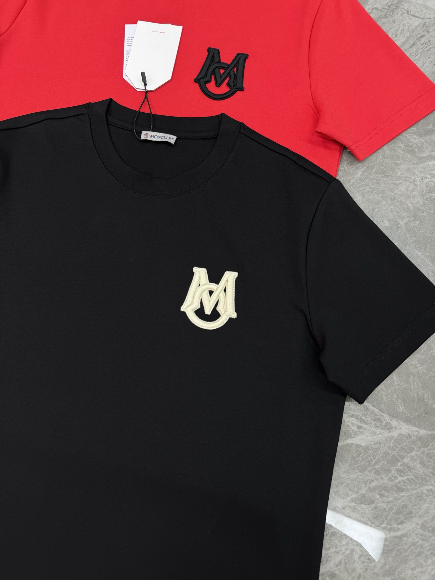 Moncle*蒙口新款莫代尔T恤.基础款推荐！胸口定制品牌图形logo绣花.立体有型.干净清爽简单大方.