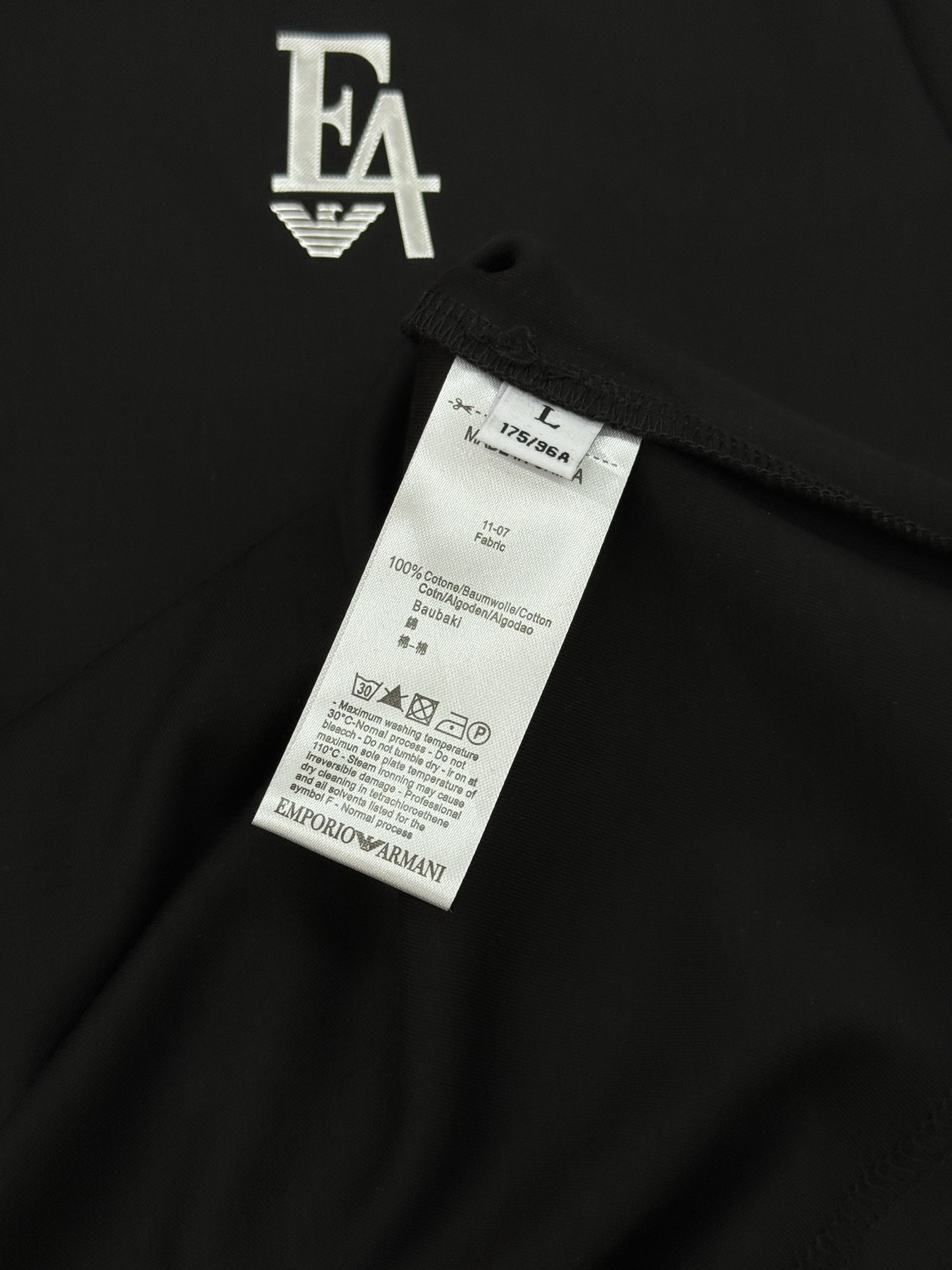 EA7*阿玛尼*新款莫代尔T恤.基础款推荐！经典字母图形设计，高温烫画高周波工艺.简单高级！常规版型！干