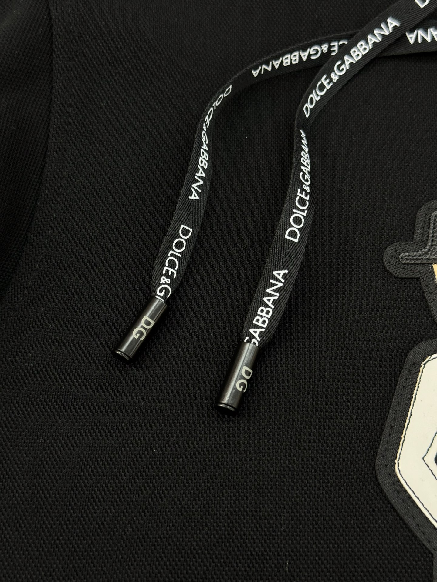 D&G*杜嘉-班纳新款天丝连帽卫衣.男女同款！新品推荐.高端品牌字母图形绣花精致细腻，品牌字母图形经典呈