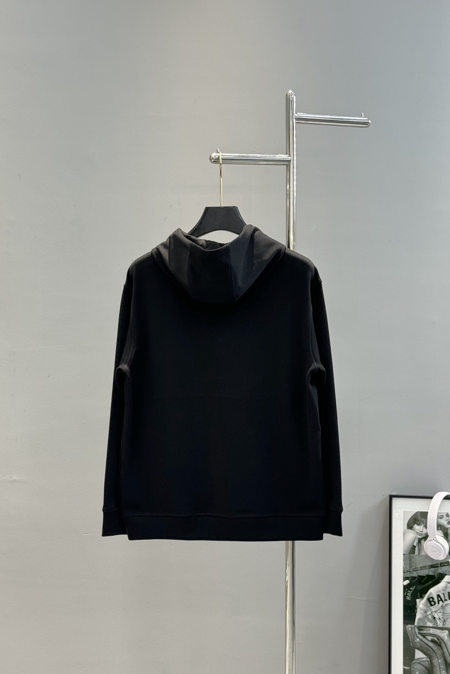 GUCCI古奇新款胸口蓝色徽标logo装饰连帽卫衣，简约时尚的设计，宽松休闲的版型，甄选天丝面料让潮流男