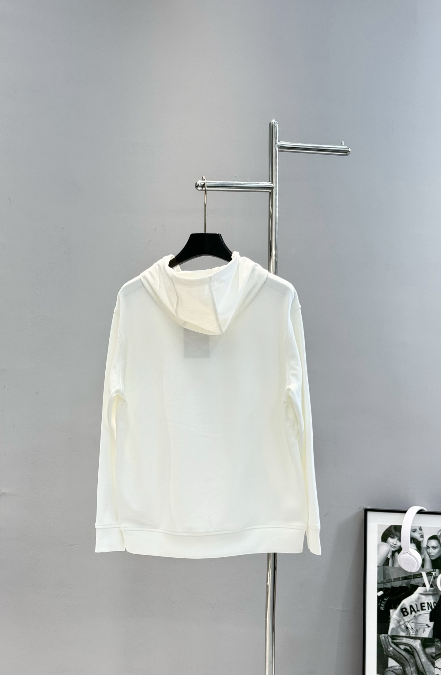 GUCCI古奇新款胸口蓝色徽标logo装饰连帽卫衣，简约时尚的设计，宽松休闲的版型，甄选天丝面料让潮流男