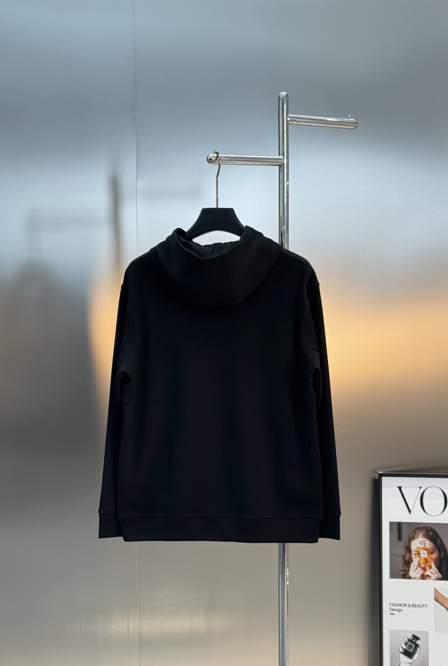 LOEWE字母印花连帽卫衣.男女同款！罗意威新款连帽卫衣，采用天丝面料.柔软棉质面料，穿着超舒适!正面“