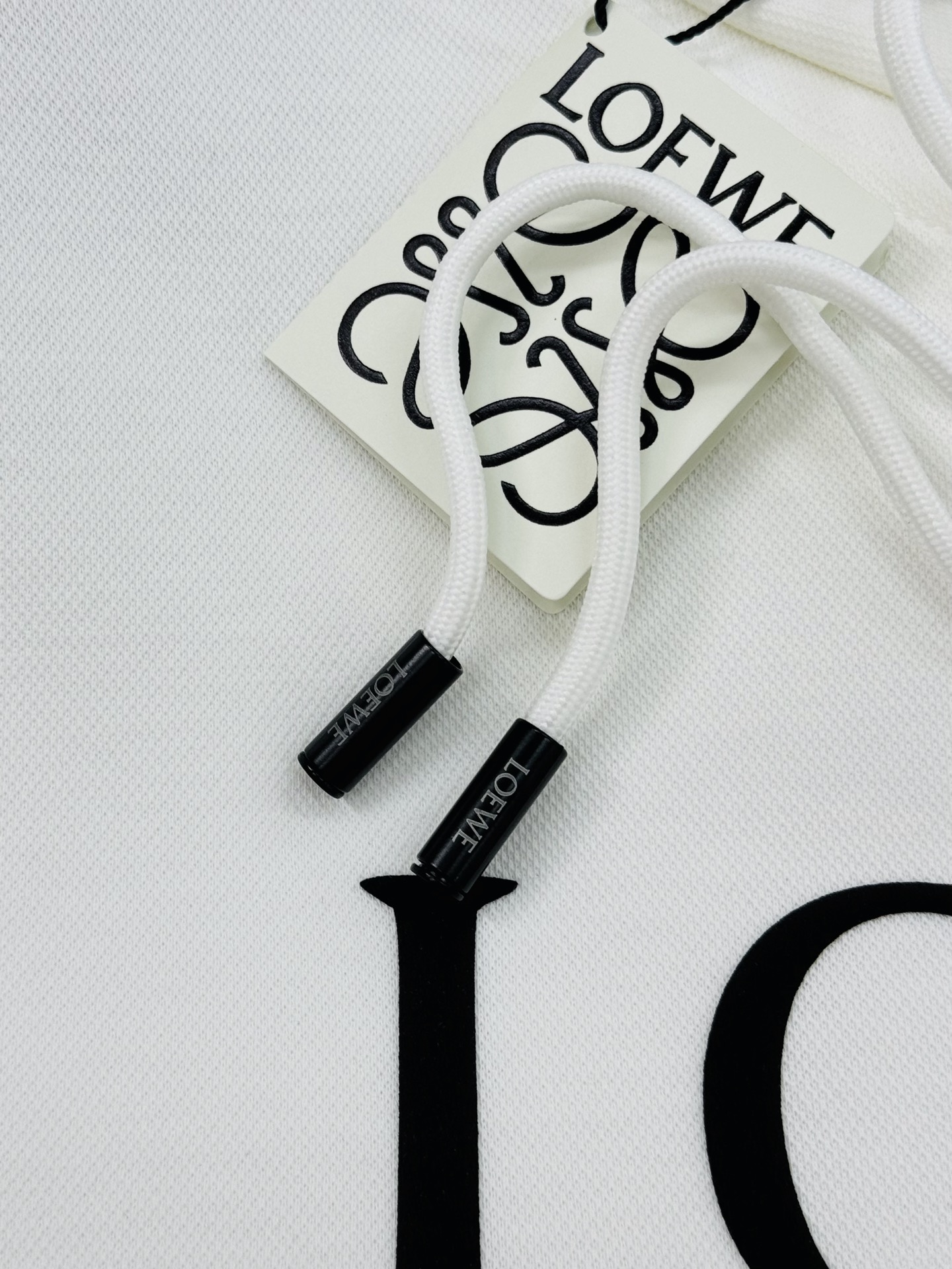 LOEWE字母印花连帽卫衣.男女同款！罗意威新款连帽卫衣，采用天丝面料.柔软棉质面料，穿着超舒适!正面“