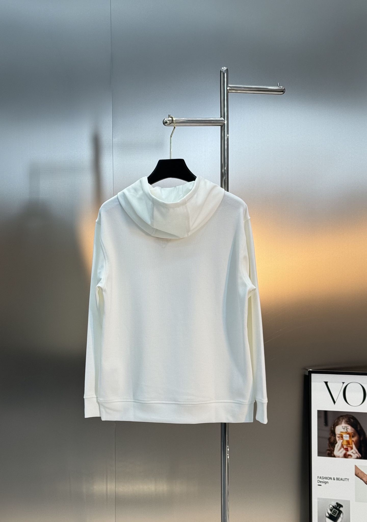 LOEWE字母印花连帽卫衣.男女同款！罗意威新款连帽卫衣，采用天丝面料.柔软棉质面料，穿着超舒适!正面“