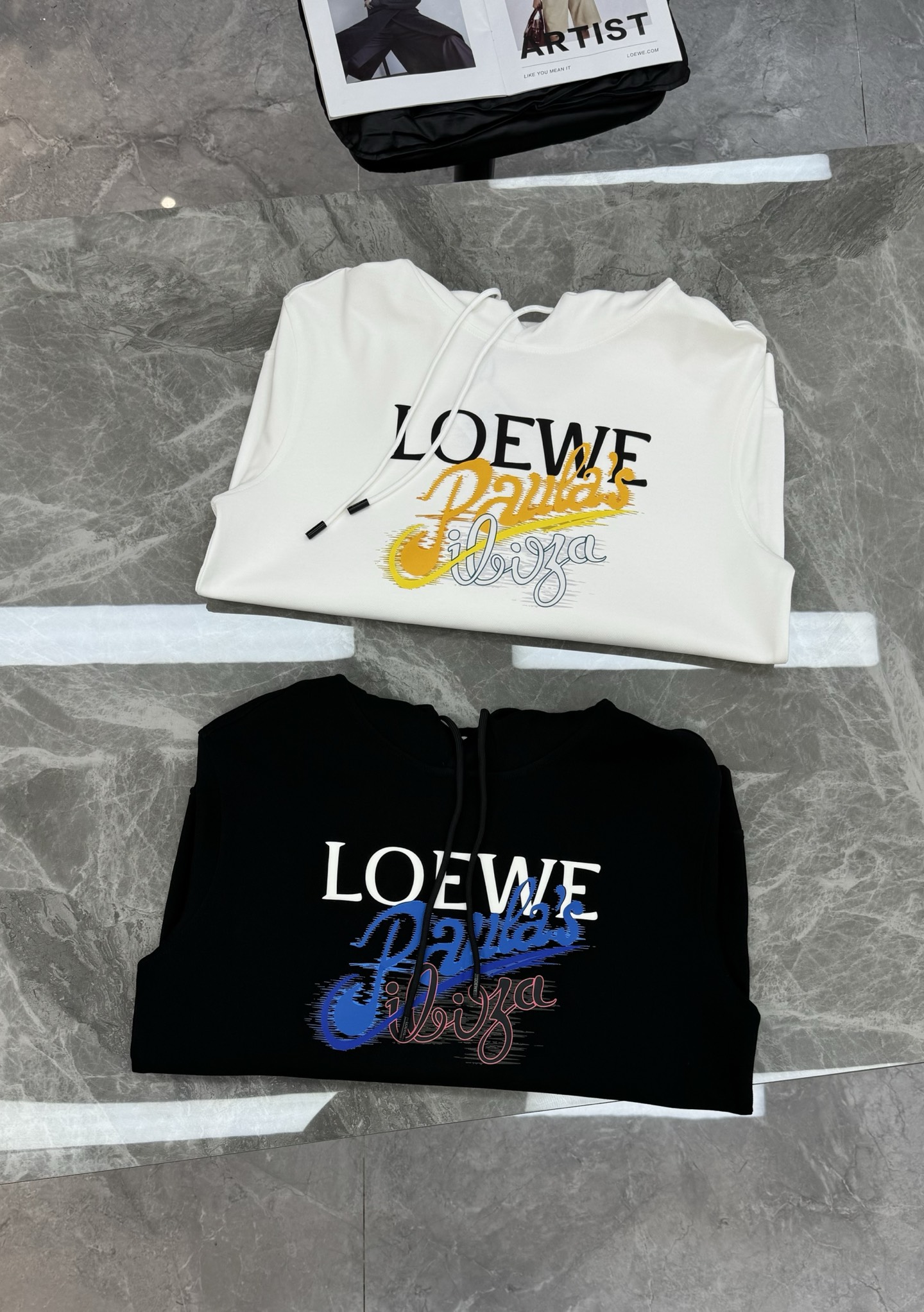 LOEWE字母印花连帽卫衣.男女同款！罗意威新款连帽卫衣，采用天丝面料.柔软棉质面料，穿着超舒适!正面“