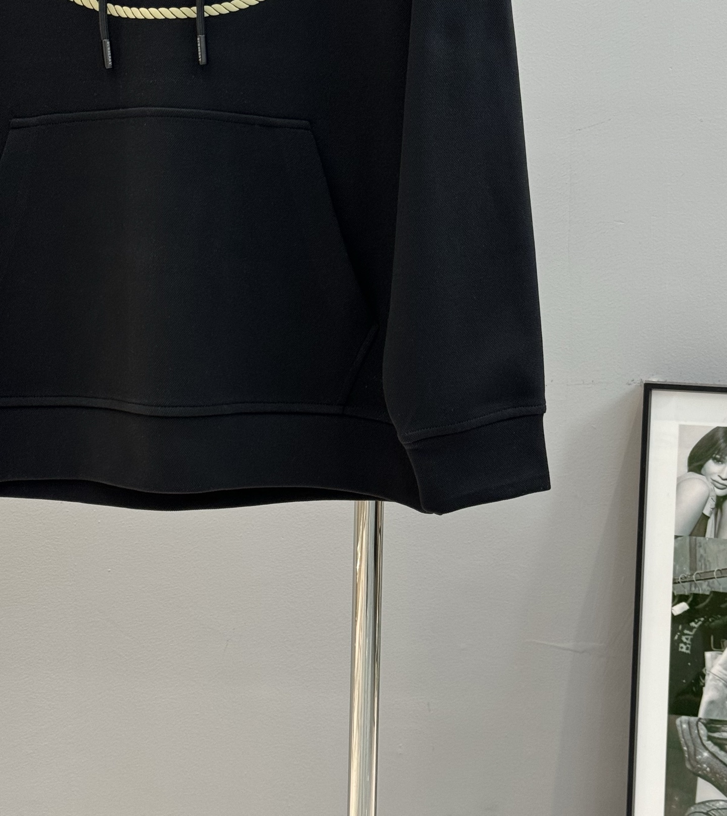 Burberry巴宝莉新品长袖T恤.男女同款！经典战马🐎胸前撞色层战马烫画采用立体发泡工艺🧼帅气时尚，简