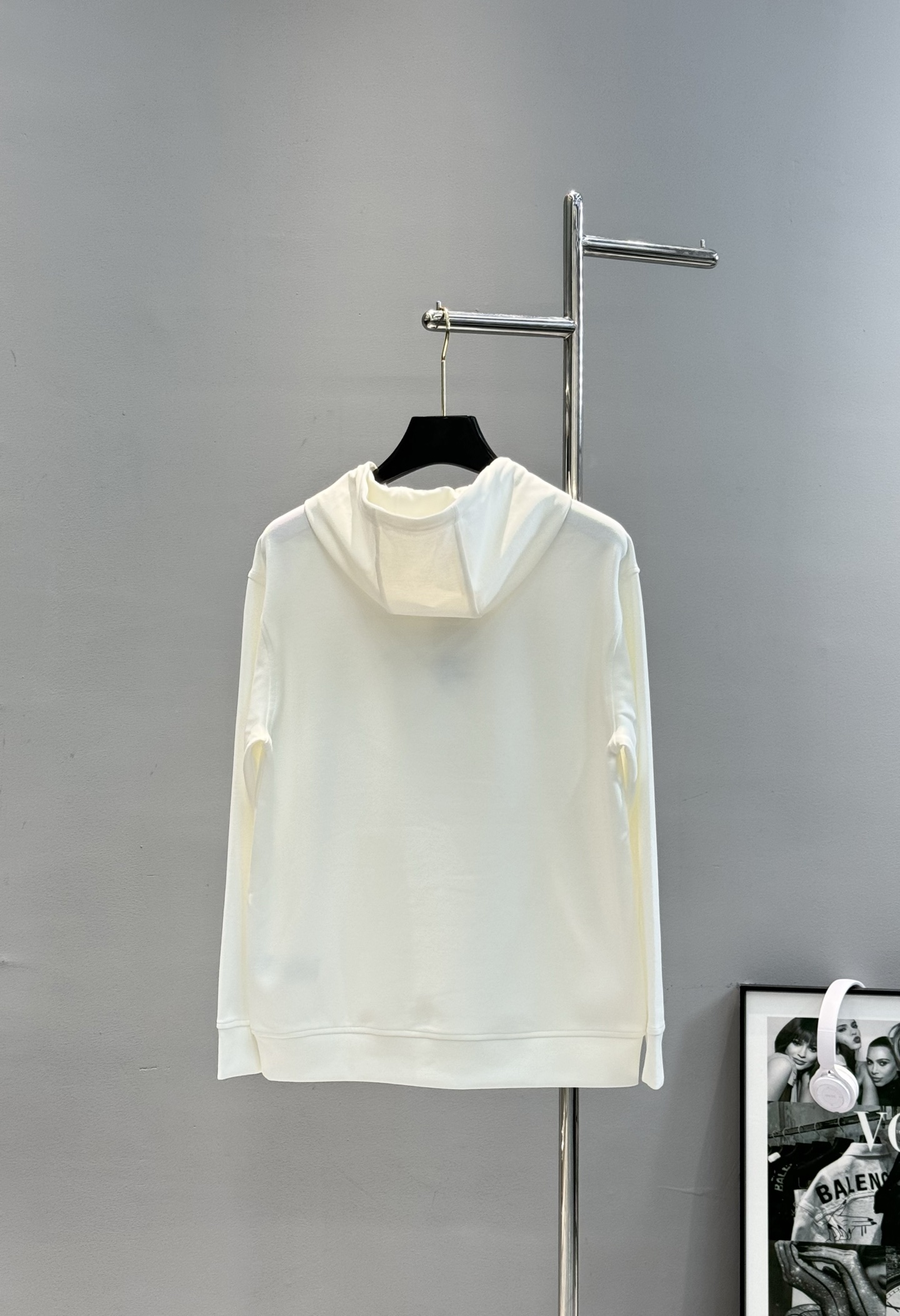 Burberry巴宝莉新品长袖T恤.男女同款！经典战马🐎胸前撞色层战马烫画采用立体发泡工艺🧼帅气时尚，简