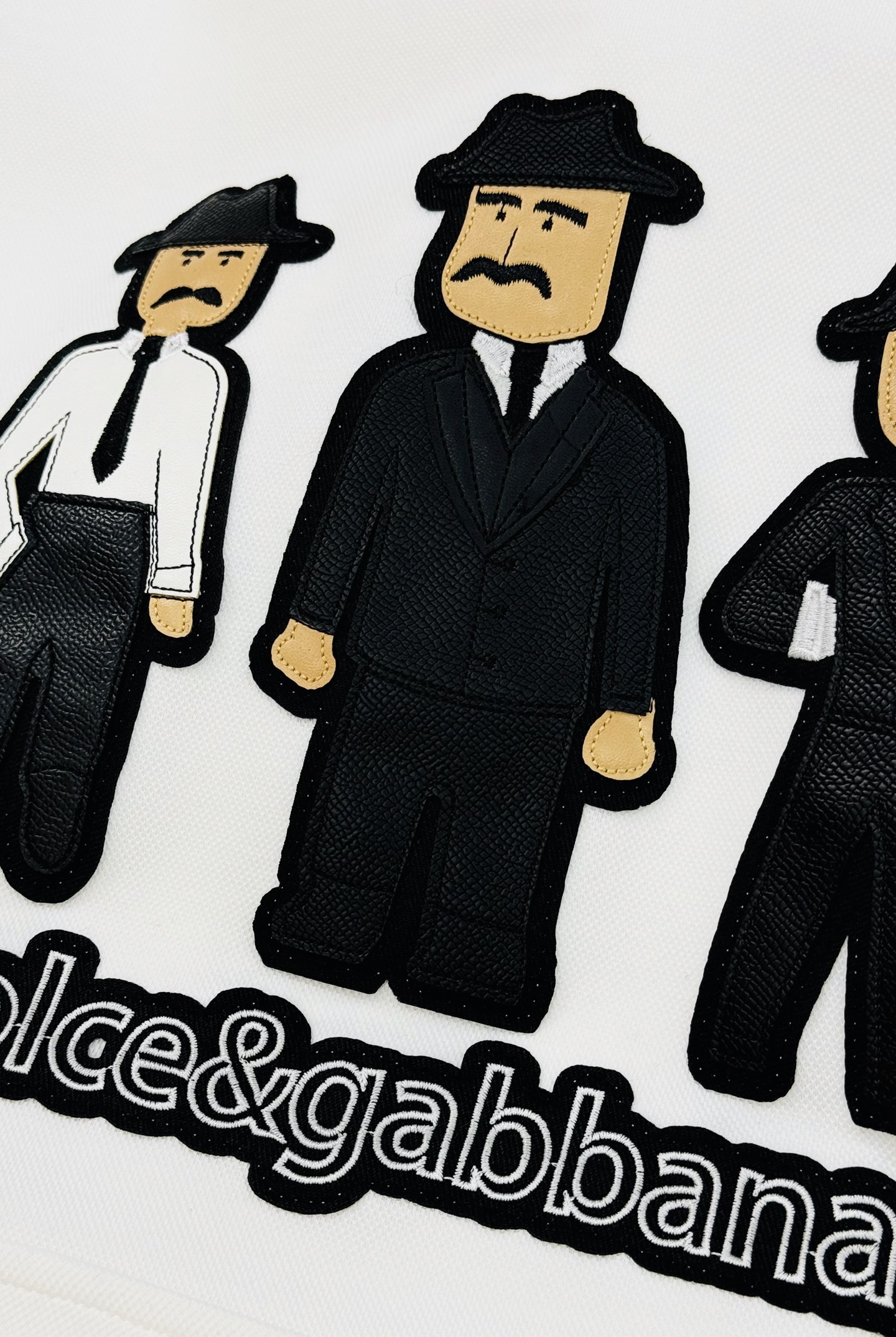 D&G*杜嘉-班纳新款天丝连帽卫衣.男女同款！新品推荐.高端品牌字母图形绣花精致细腻，品牌字母图形经典呈