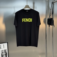 FEND*芬迪新品莫代尔T恤.藏不住的帅气短袖.荧光绿视觉烫画.品牌字母呈现!尤为精湛的做工,非超好看小 FEND*芬迪新品莫代尔T恤.藏不住的帅气短袖.荧光绿视觉烫画.品牌字母呈现!尤为精湛的做工,非超好看小