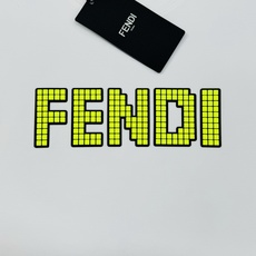 FEND*芬迪新品莫代尔T恤.藏不住的帅气短袖.荧光绿视觉烫画.品牌字母呈现!尤为精湛的做工,非超好看小 FEND*芬迪新品莫代尔T恤.藏不住的帅气短袖.荧光绿视觉烫画.品牌字母呈现!尤为精湛的做工,非超好看小