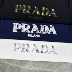 PRADA普拉达新款莫代尔T恤.优秀品质和当代流行元素搭配.胸前质感LOGO超强标签,烫画设计.立体感满 PRADA普拉达新款莫代尔T恤.优秀品质和当代流行元素搭配.胸前质感LOGO超强标签,烫画设计.立体感满