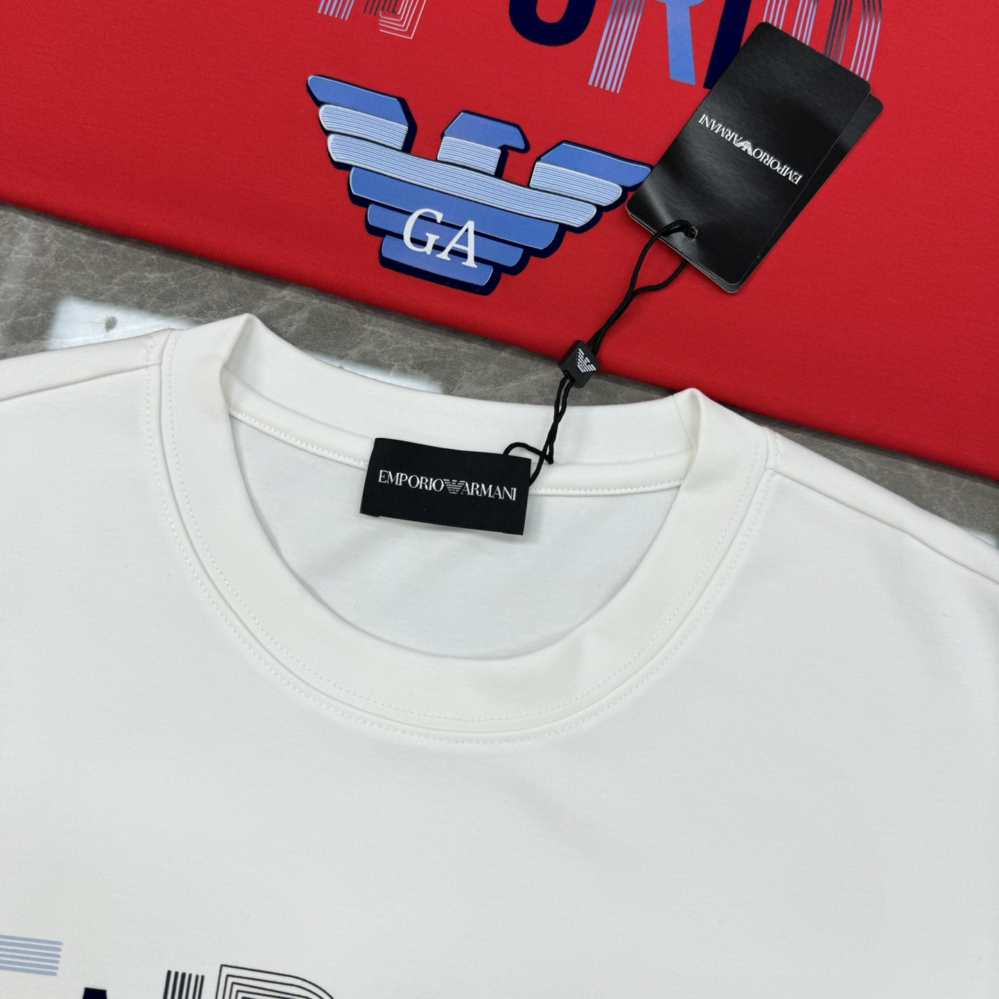 EA7*阿玛尼*男士莫代尔T恤.胸前经典字母飞鹰图形设计，高温烫画工艺.简单高级！常规版型！干练的款式.