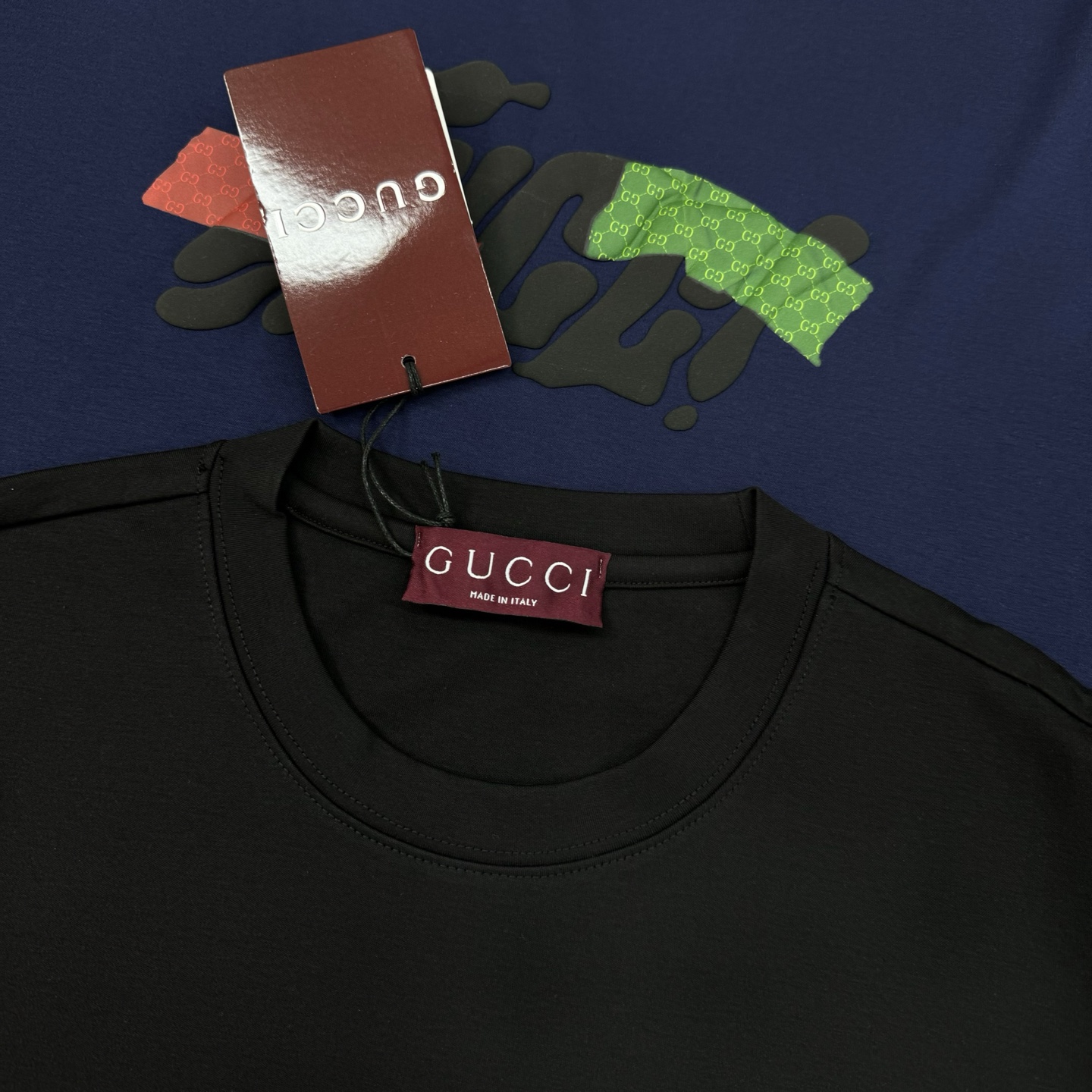 GUCC*古齐新品莫代尔T恤.非常趣味的即视感！！！胸前经典多彩徽标费时费工，双层烫画工艺.每一件都是难