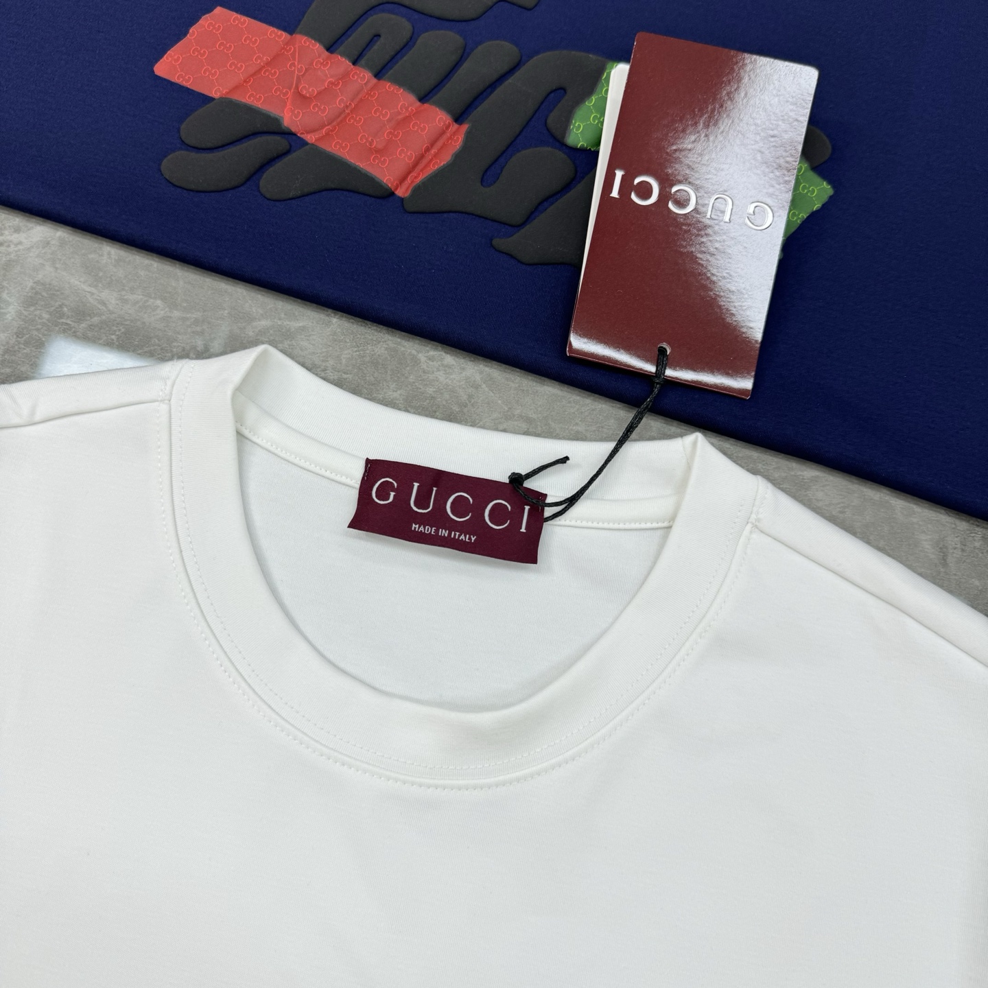 GUCC*古齐新品莫代尔T恤.非常趣味的即视感！！！胸前经典多彩徽标费时费工，双层烫画工艺.每一件都是难
