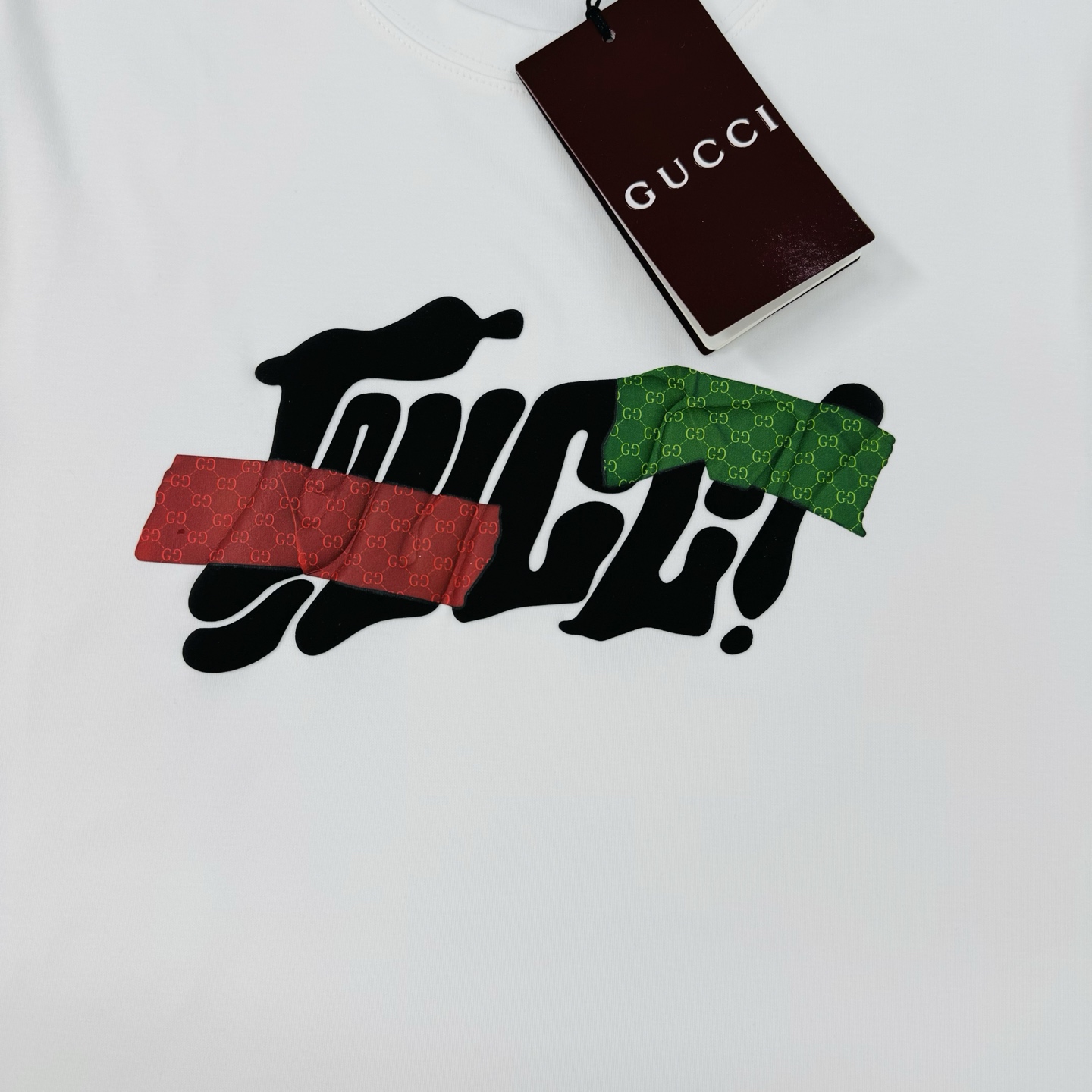 GUCC*古齐新品莫代尔T恤.非常趣味的即视感！！！胸前经典多彩徽标费时费工，双层烫画工艺.每一件都是难