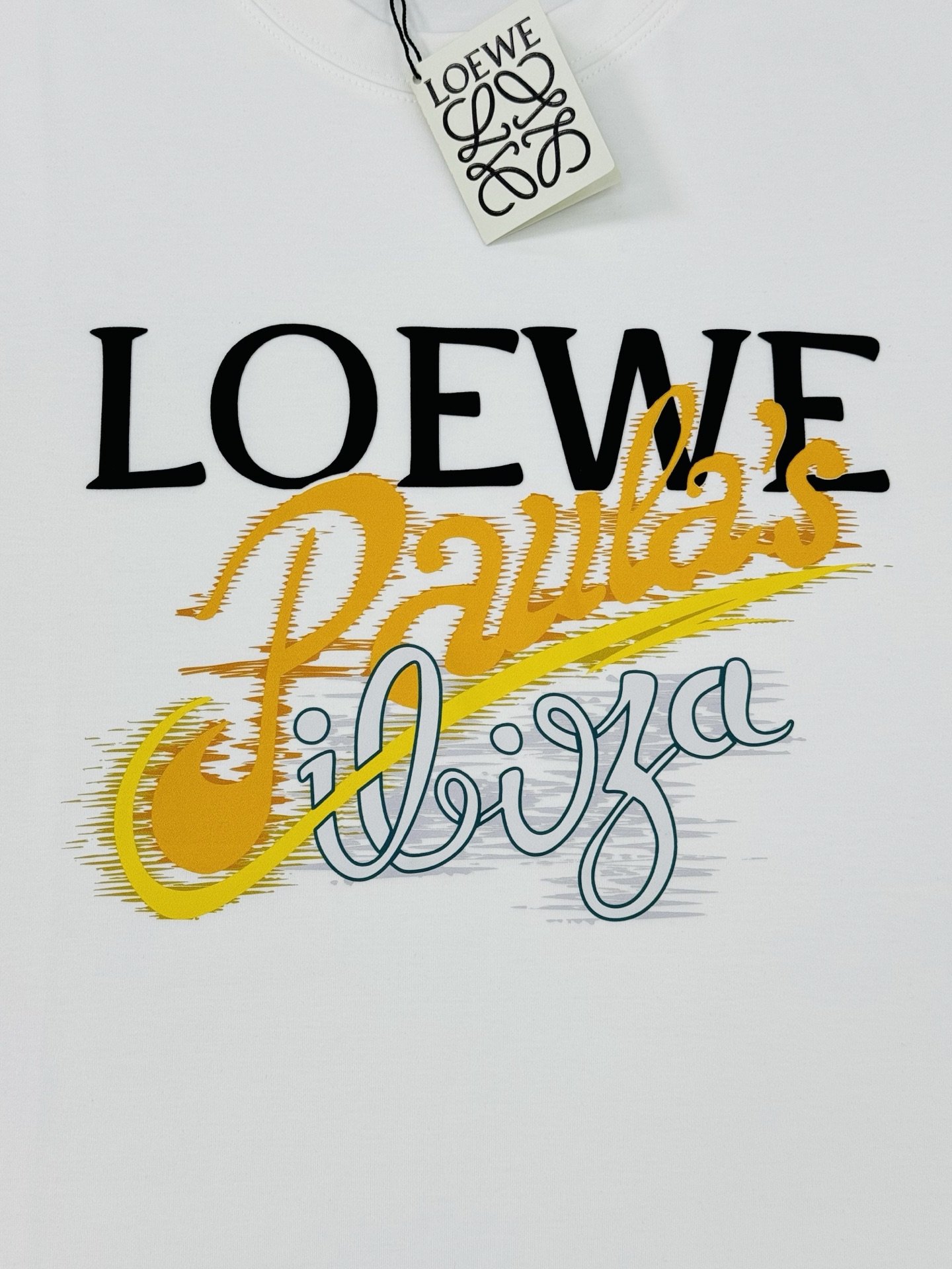 顶级颜值担当！LOEWE罗意*威新款短袖T恤.当季颜值担当.糖果色彩万针3D品牌字母烫画工艺.视觉感设计