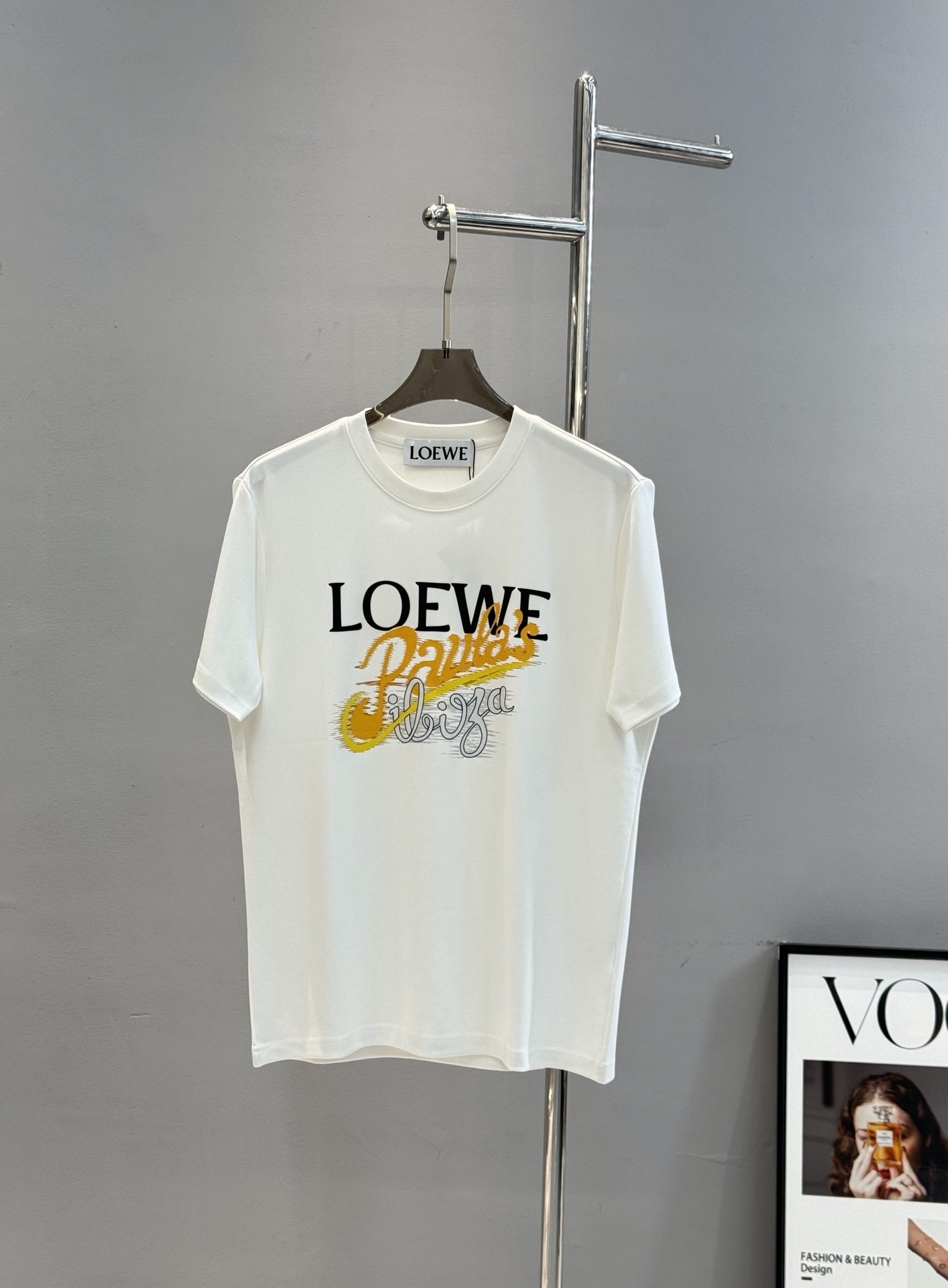 顶级颜值担当！LOEWE罗意*威新款短袖T恤.当季颜值担当.糖果色彩万针3D品牌字母烫画工艺.视觉感设计