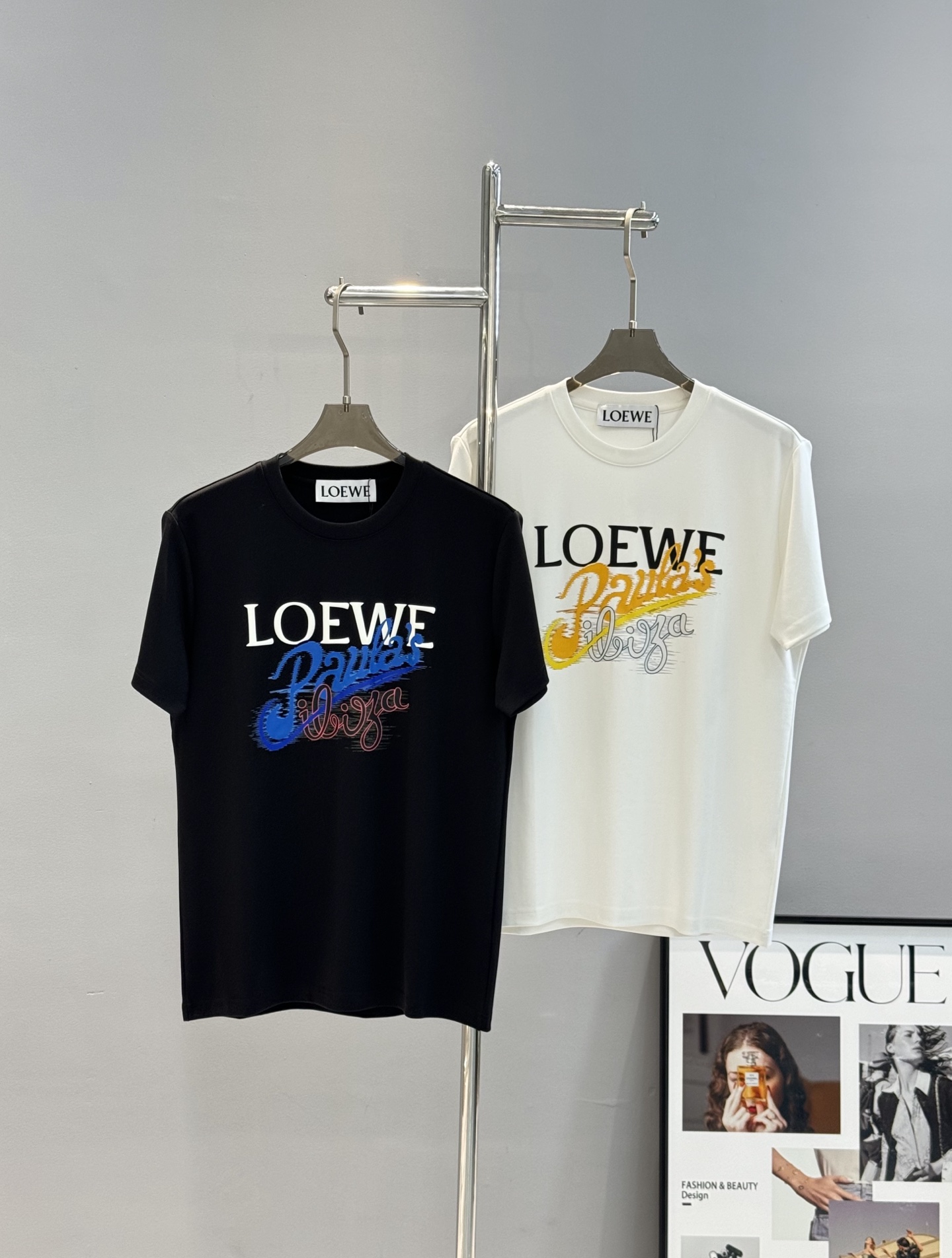 顶级颜值担当！LOEWE罗意*威新款短袖T恤.当季颜值担当.糖果色彩万针3D品牌字母烫画工艺.视觉感设计