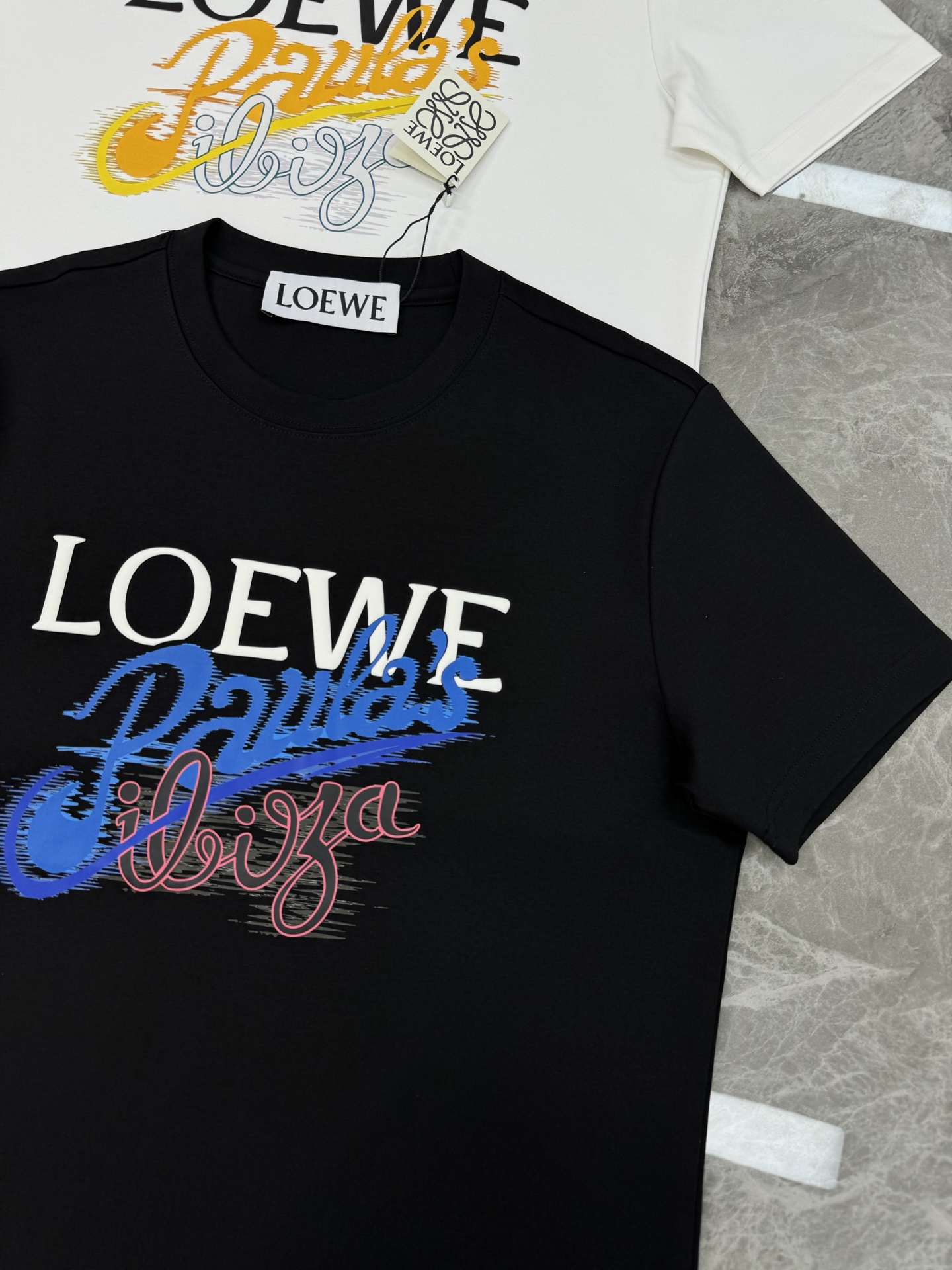 顶级颜值担当！LOEWE罗意*威新款短袖T恤.当季颜值担当.糖果色彩万针3D品牌字母烫画工艺.视觉感设计