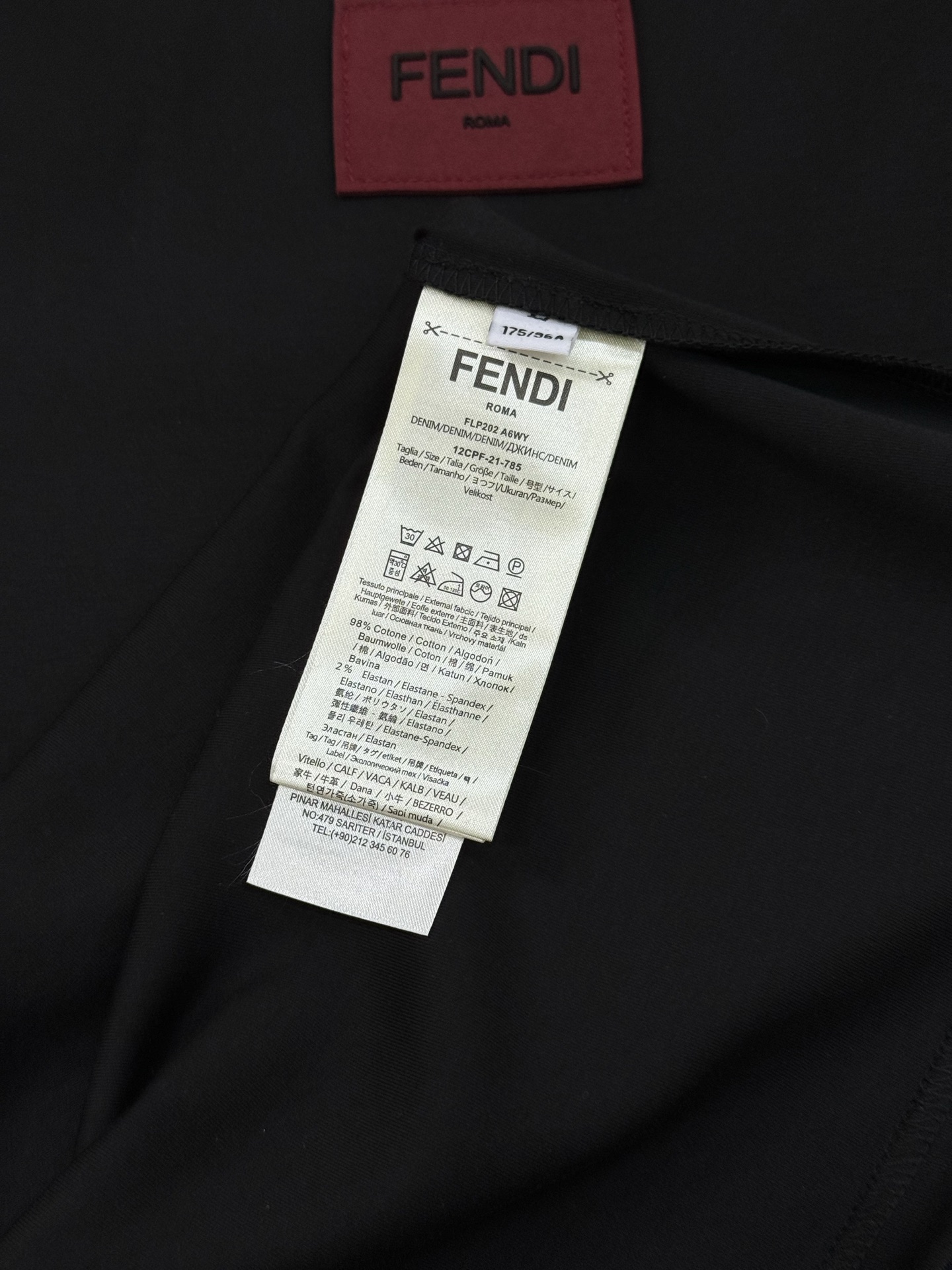 FENDI芬迪新品莫代尔T恤.藏不住的帅气刺绣款短袖.胸口经典品牌字母标识.撞色搭配重工绣花！底摆经典f