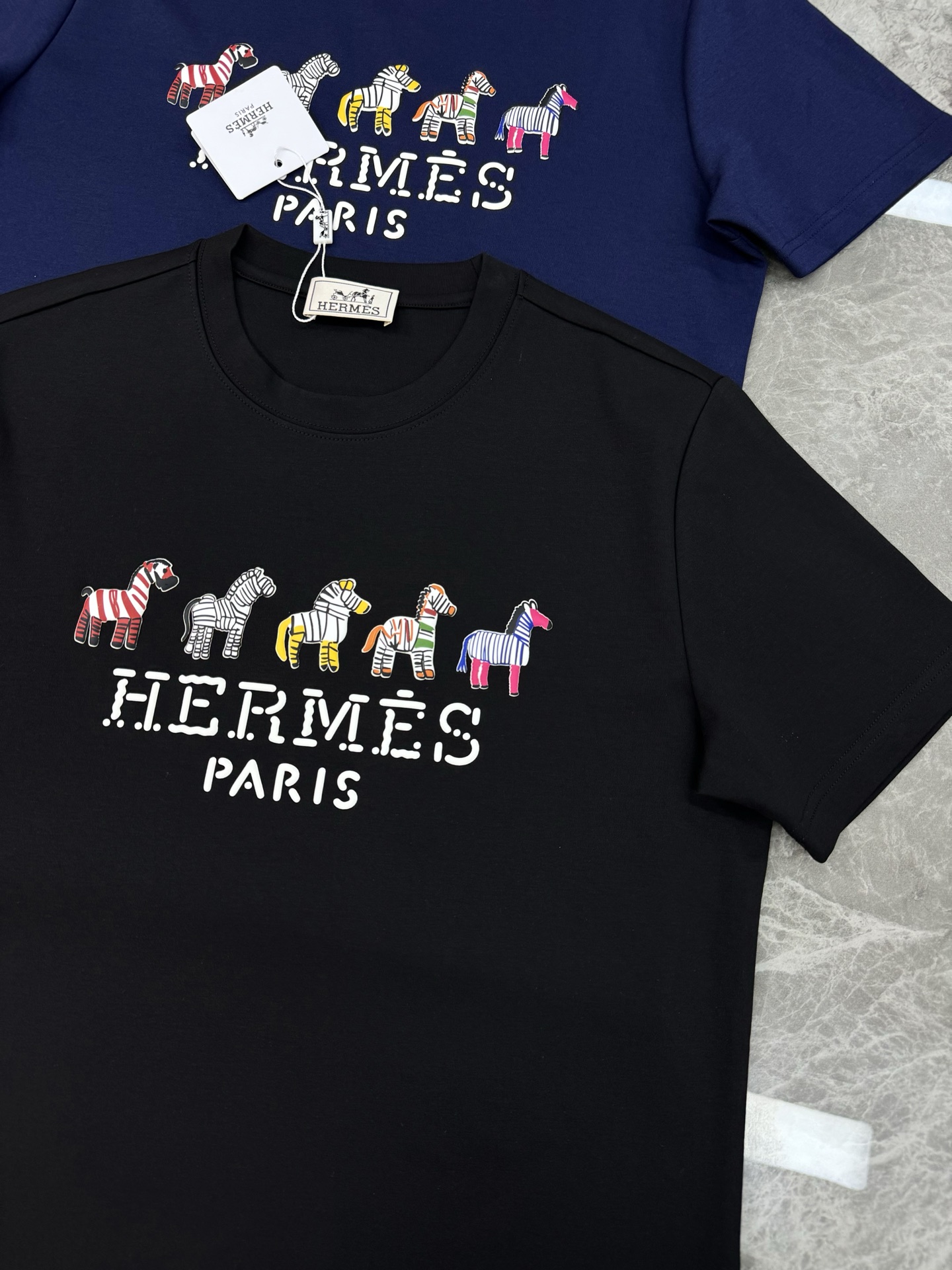 HERME*爱马仕新款莫代尔T恤.色彩搭配非常丰富.适合时尚街头潮流搭配！不限年龄的单品推荐[烟花]烫画