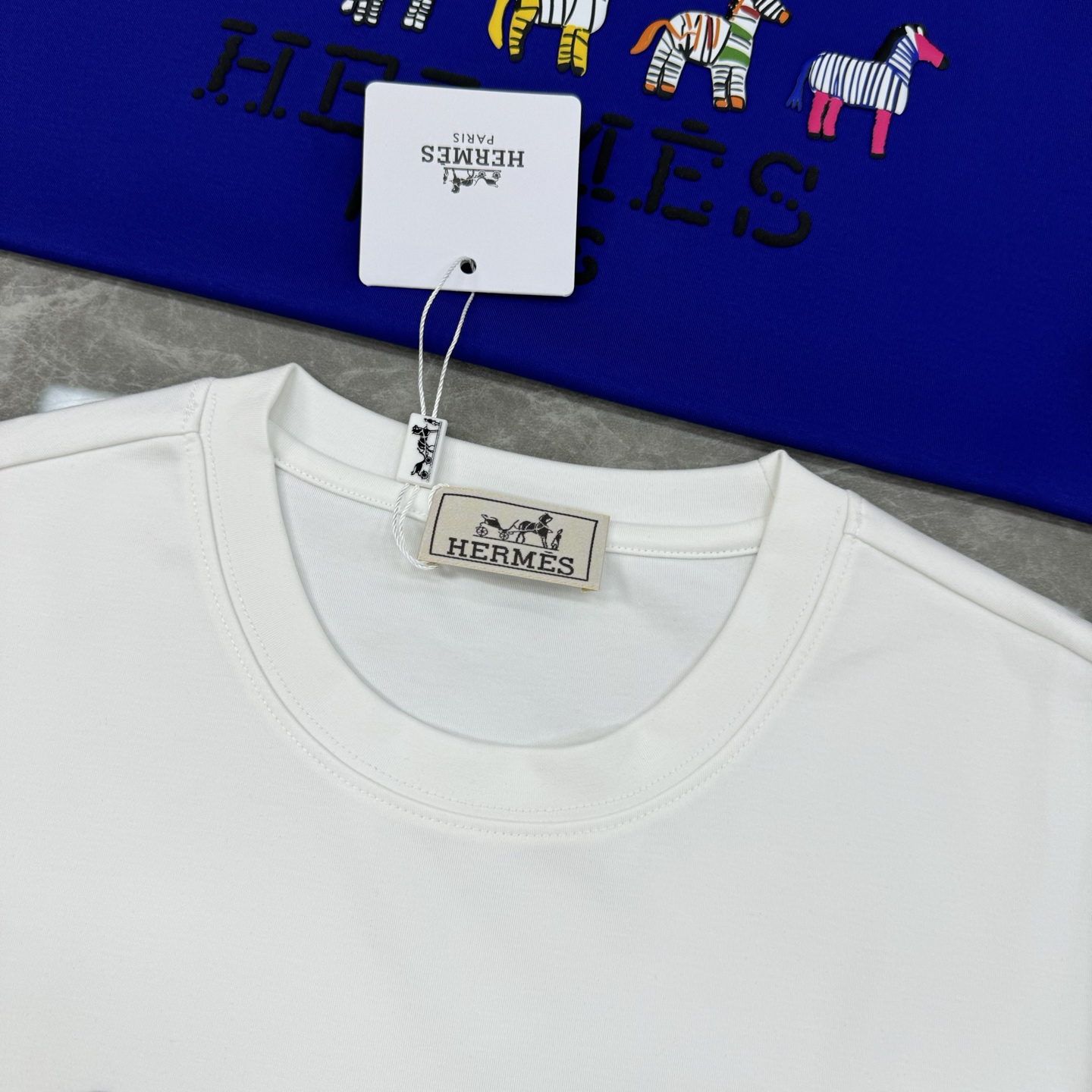 HERME*爱马仕新款莫代尔T恤.色彩搭配非常丰富.适合时尚街头潮流搭配！不限年龄的单品推荐[烟花]烫画