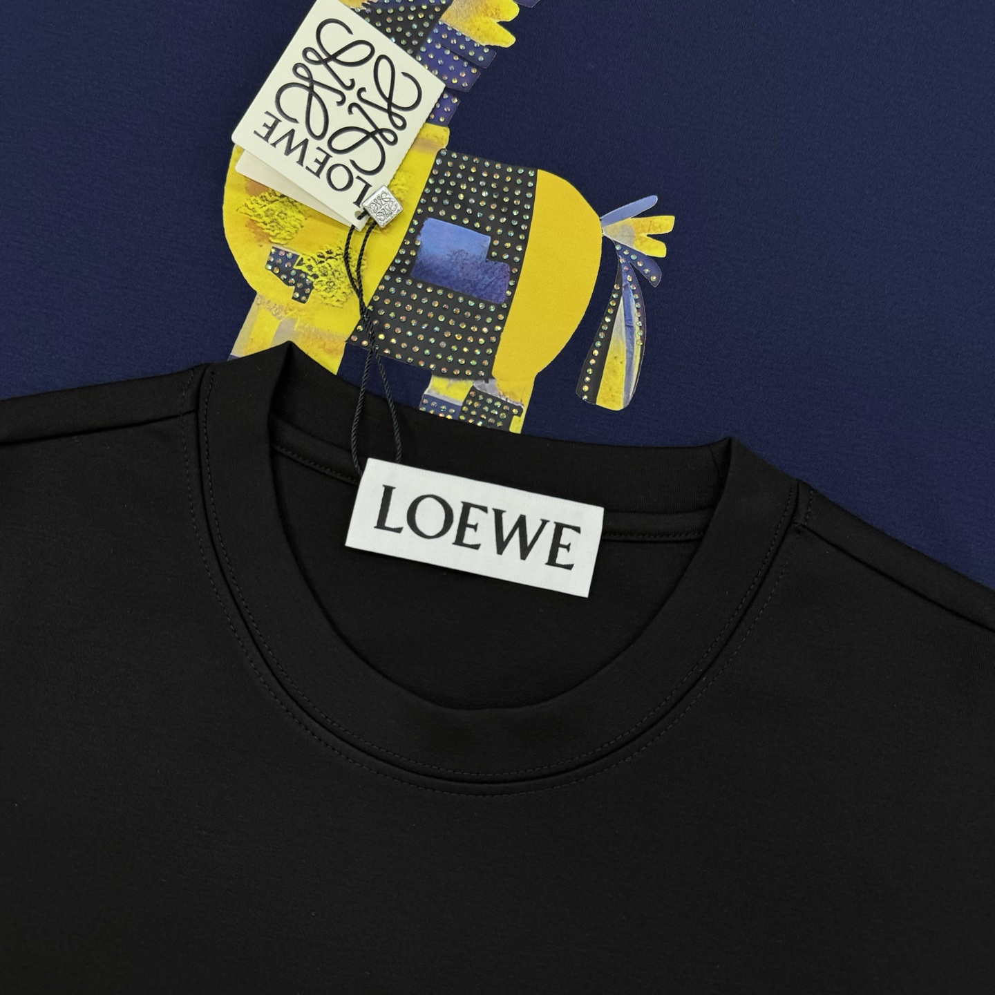 Loewe罗意威新款莫代尔T恤.立体烫画双层工艺！前胸卡通造型饰以品牌 logo数码精密烫画.彰显品牌调