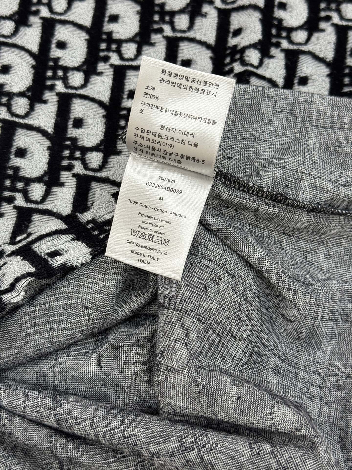 。🌾 Dior26s新品满印提花短袖.男女同款❤️满印提花短袖，采用毛巾棉材质，柔软舒适，夏天穿超合适!