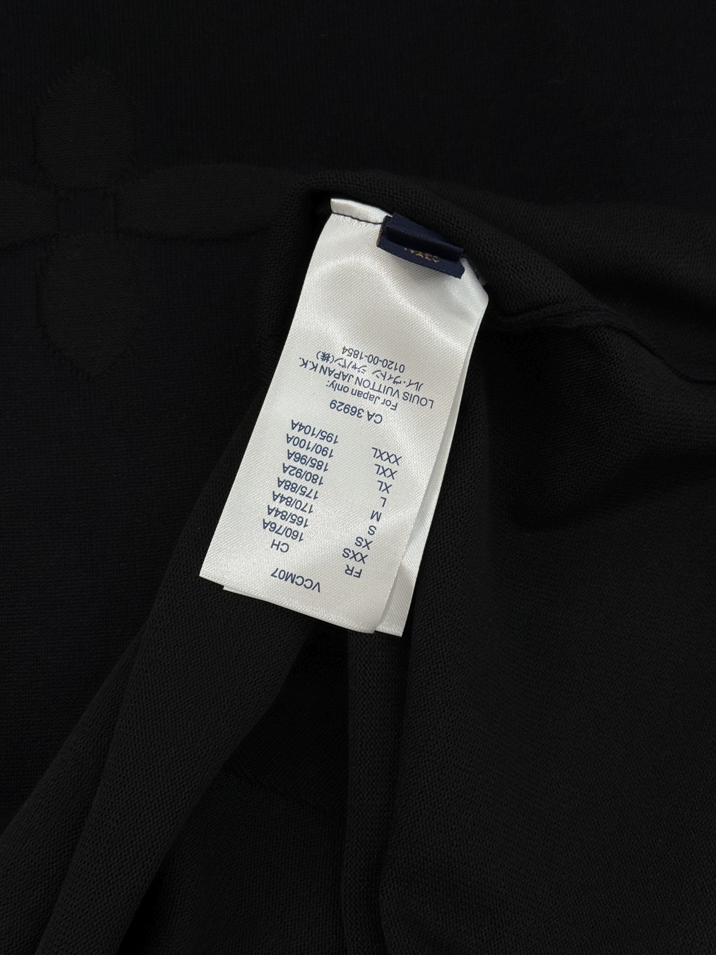 。🌾 驴牌26s新品针织T恤.采用精棉针织面料.柔软又挺括，夏天穿超舒服!满身提花经典老花Logo，低调