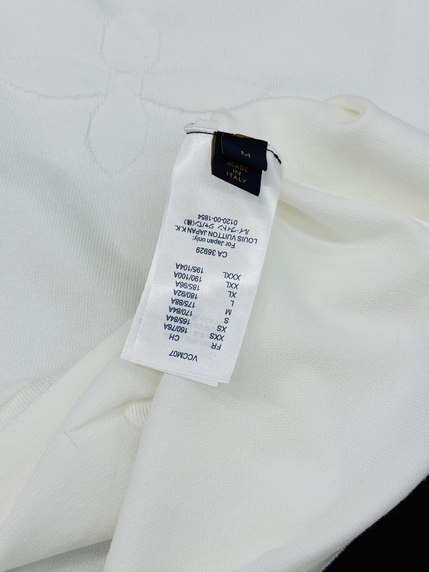 。🌾 驴牌26s新品针织T恤.采用精棉针织面料.柔软又挺括，夏天穿超舒服!满身提花经典老花Logo，低调