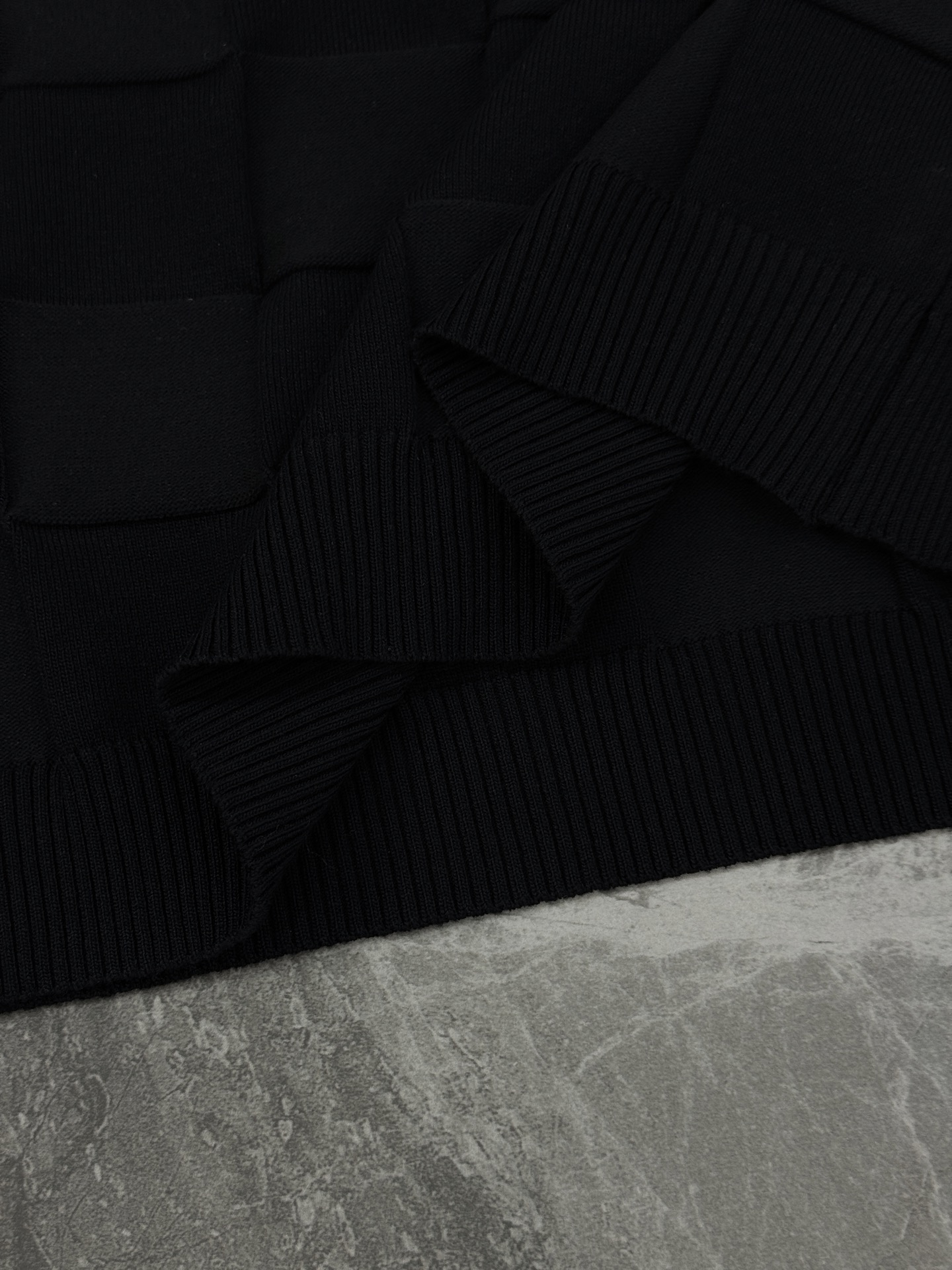 。🌾 Louis Vuitton26s格纹短袖T恤.驴牌新品针织衫.采用轻薄棉质面料，夏天穿超透气!满身