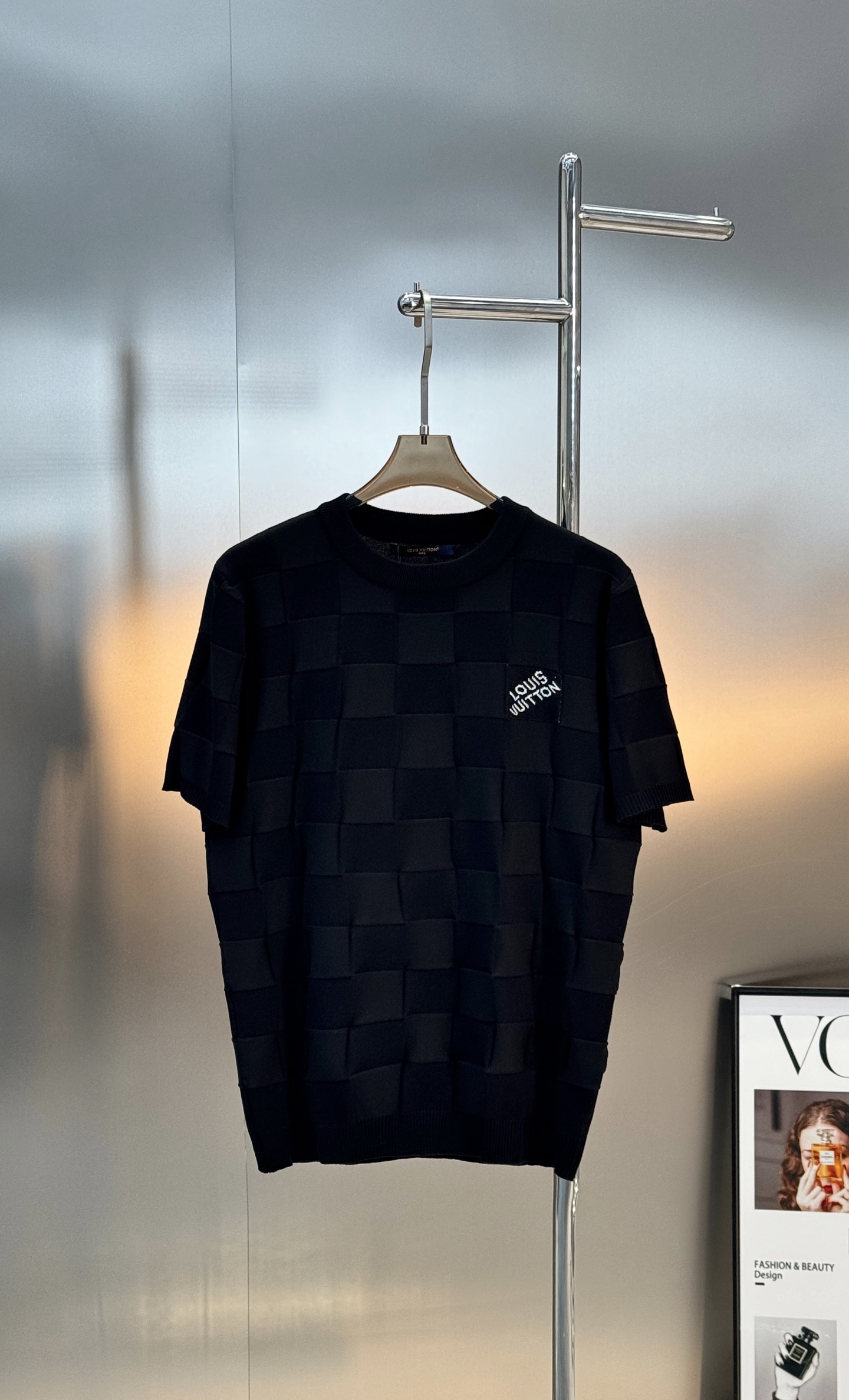 。🌾 Louis Vuitton26s格纹短袖T恤.驴牌新品针织衫.采用轻薄棉质面料，夏天穿超透气!满身