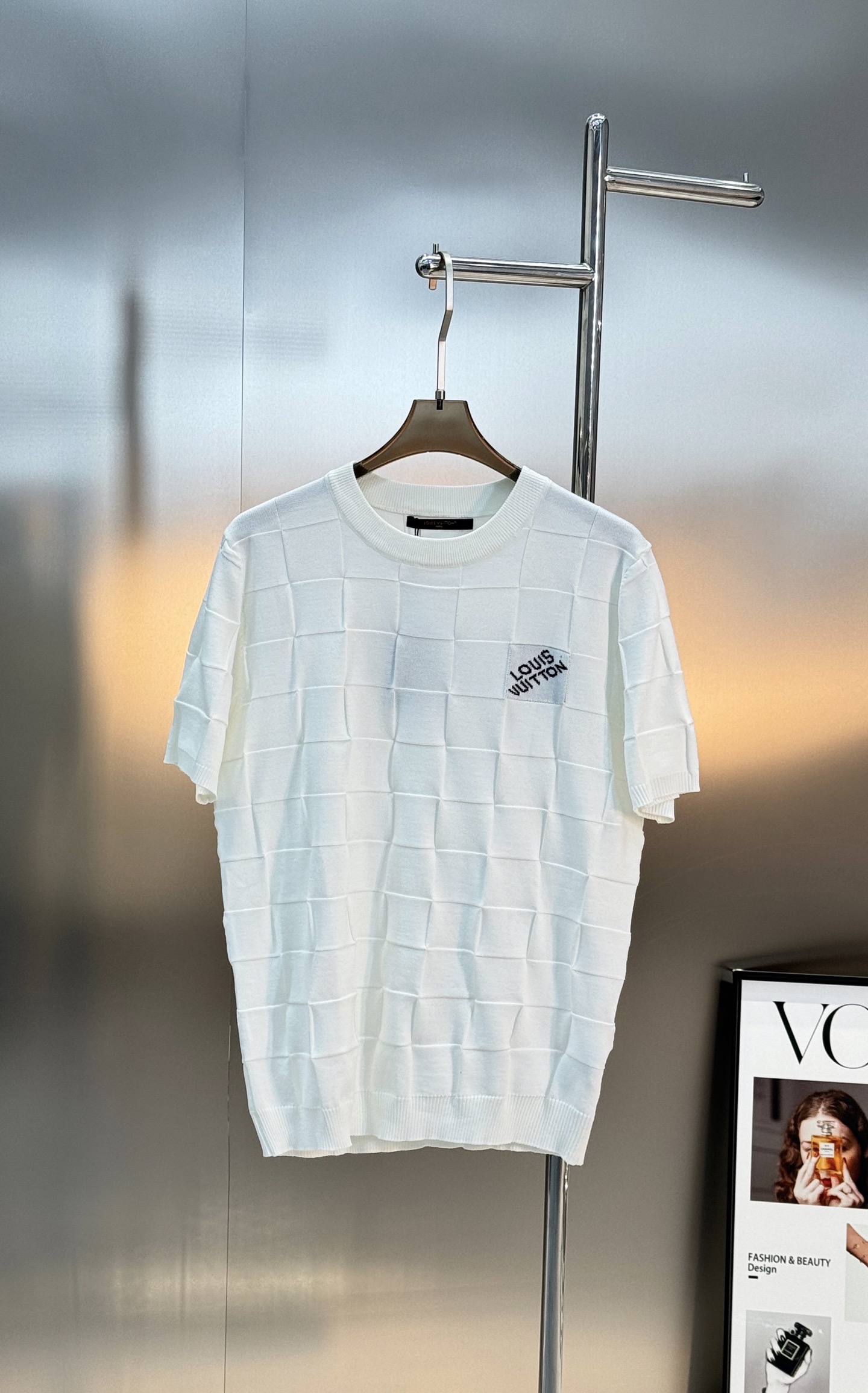 。🌾 Louis Vuitton26s格纹短袖T恤.驴牌新品针织衫.采用轻薄棉质面料，夏天穿超透气!满身