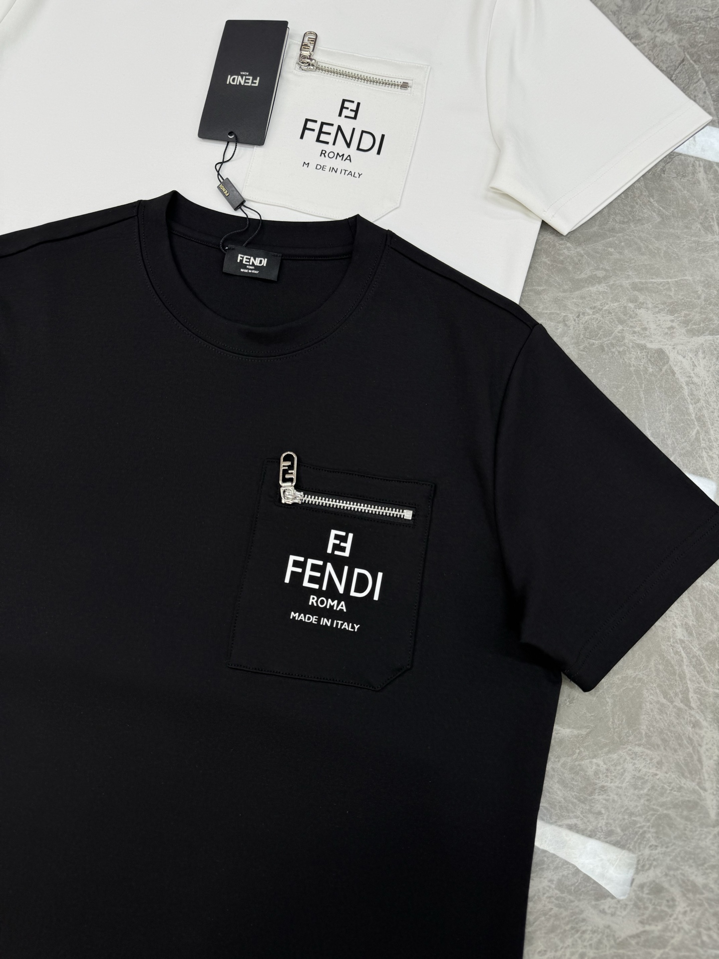 FENDI芬迪新品男士圆领短袖.莫代尔加厚款！搭载Fendi-LOGO.原版五金拉链口袋设计.下摆标识品