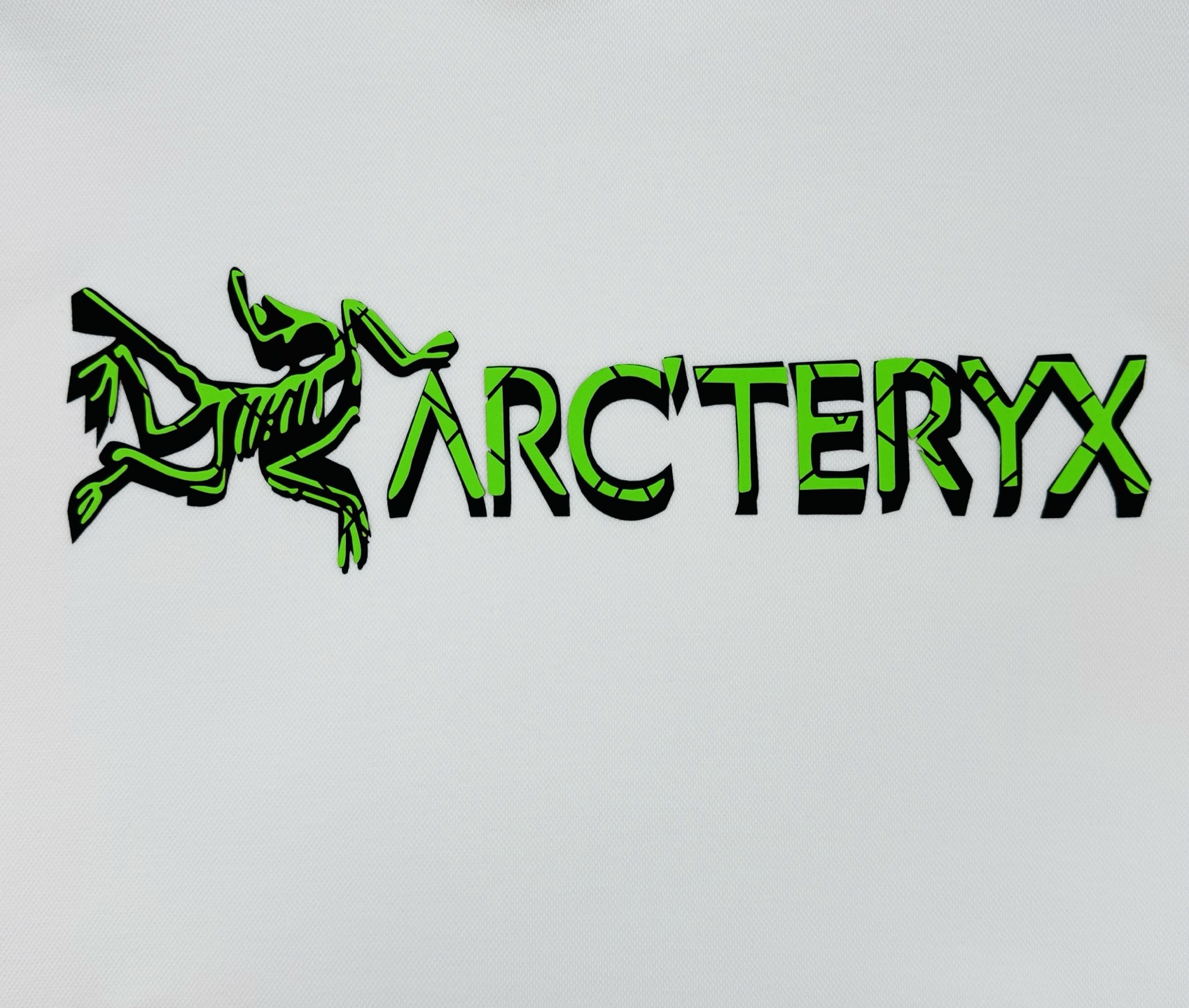 Arc'teryx始祖鸟新款连帽天丝卫衣.男女同款！黑色主色+荧光绿 Logo，简约又有辨识度计。超舒适