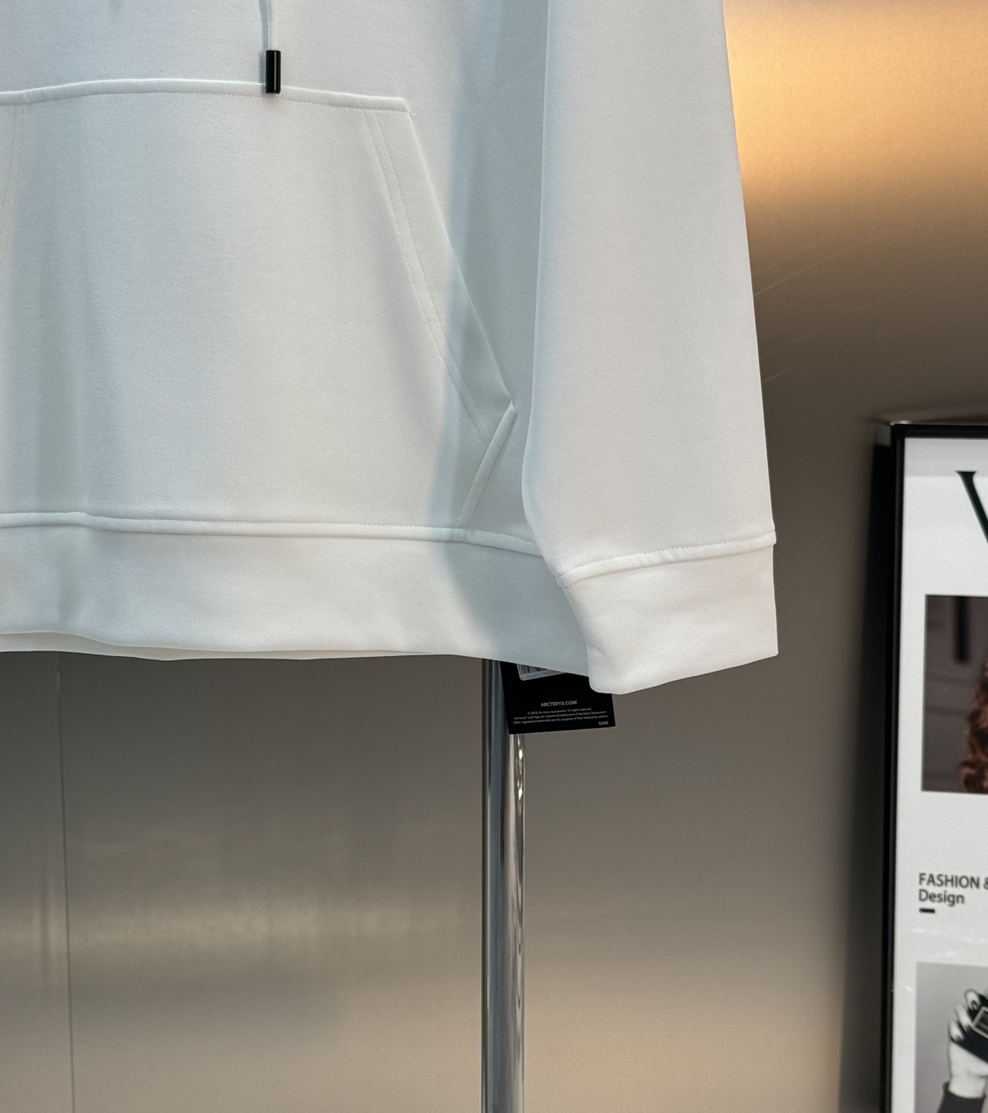 Arc'teryx始祖鸟新款连帽天丝卫衣.男女同款！黑色主色+荧光绿 Logo，简约又有辨识度计。超舒适