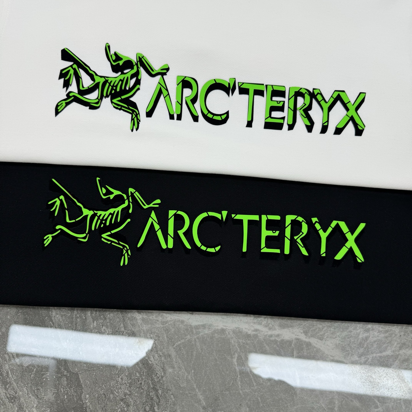 Arc'teryx始祖鸟新款连帽天丝卫衣.男女同款！黑色主色+荧光绿 Logo，简约又有辨识度计。超舒适