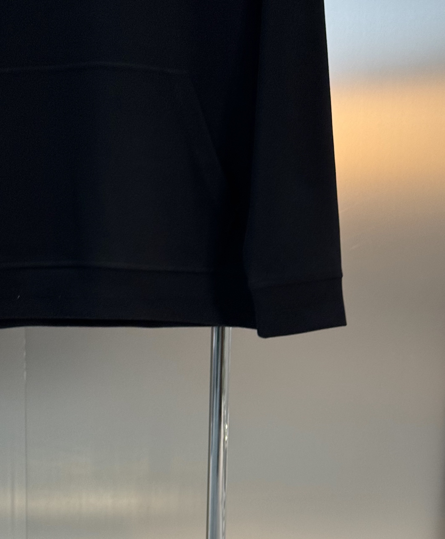 驴牌新款连帽卫衣，男女同款！超舒适天丝面料.柔软穿着舒适又保暖。正面“Louis Vuitton 字母+