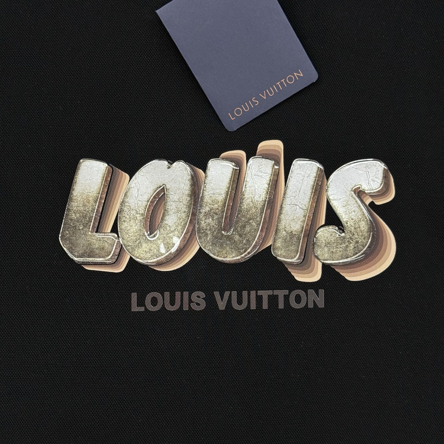 驴牌新款连帽卫衣，男女同款！超舒适天丝面料.柔软穿着舒适又保暖。正面“Louis Vuitton 字母+